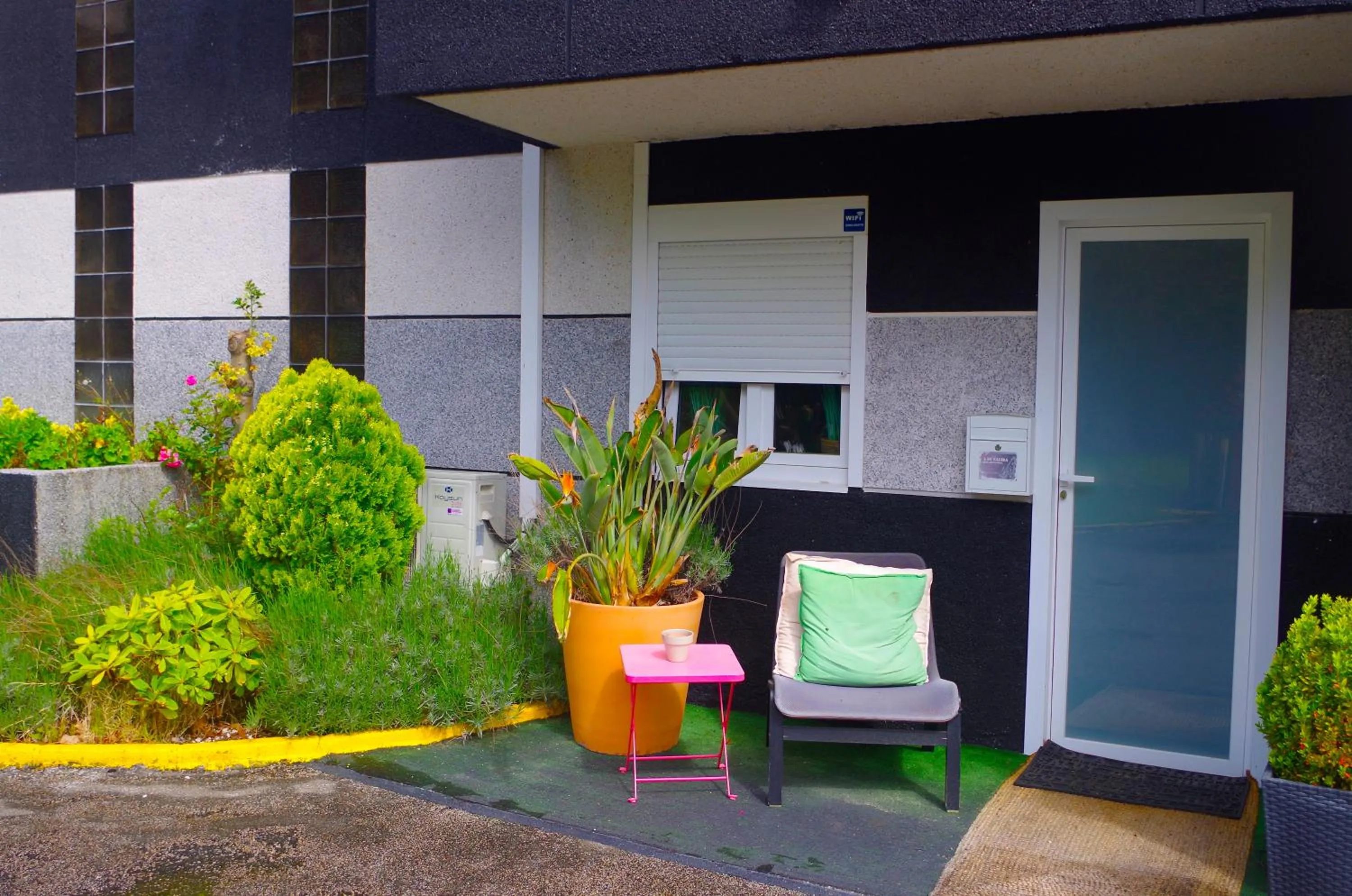 Property building in Hotel Rock Star