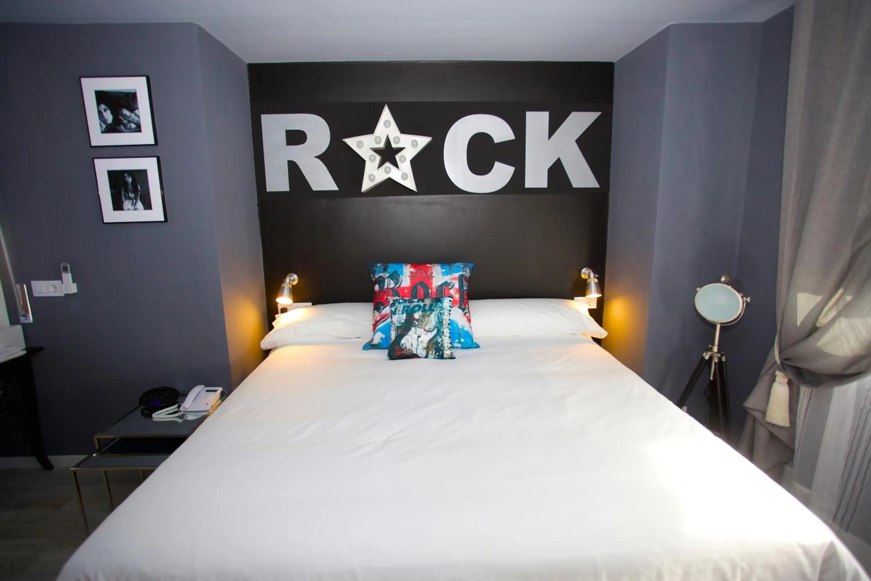 Photo of the whole room, Bed in Hotel Rock Star
