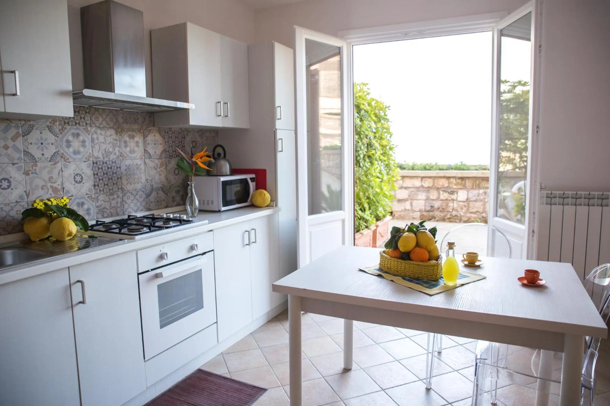 Dining area in Lemon Flats Sorrento