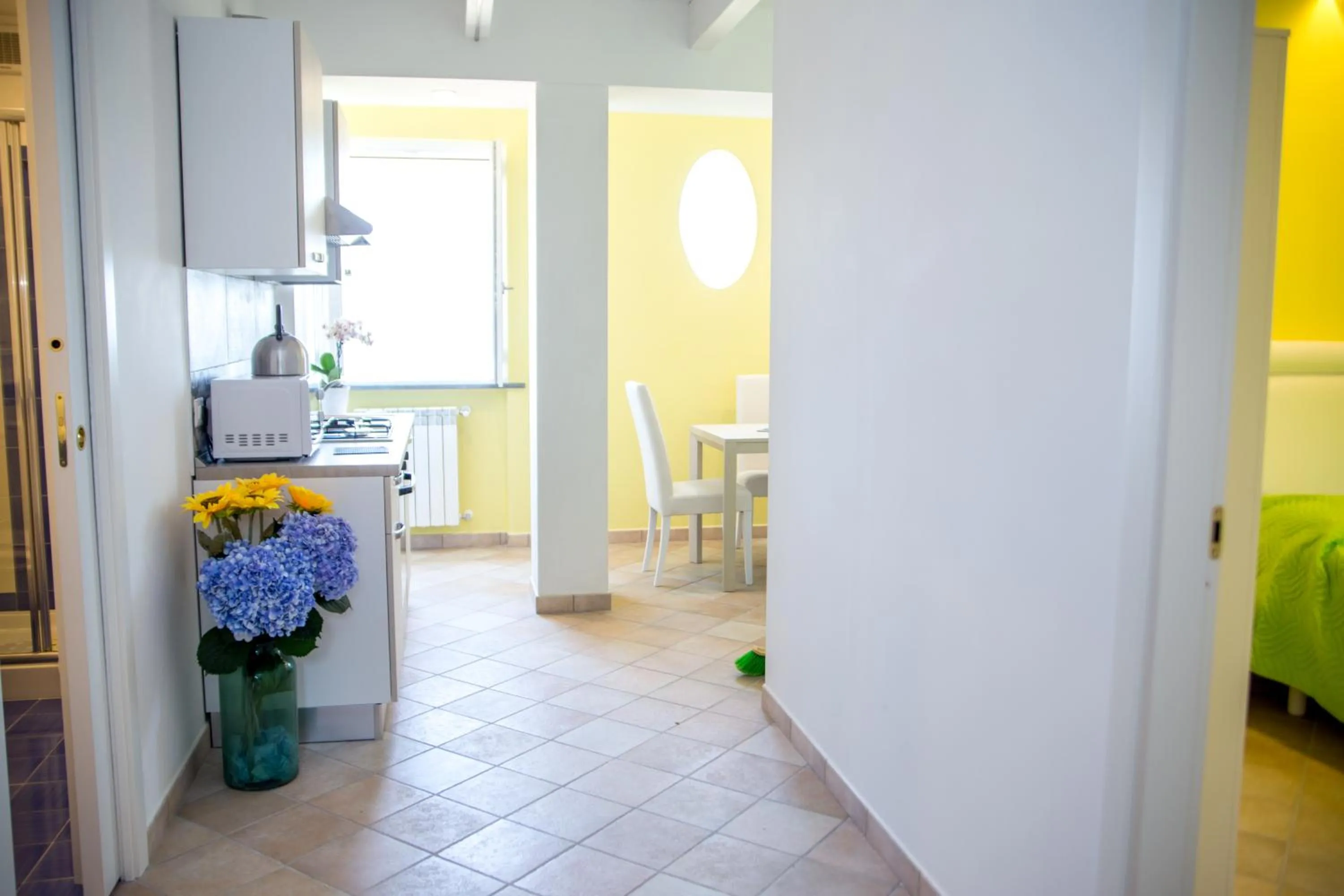 Living room, Bed in Lemon Flats Sorrento