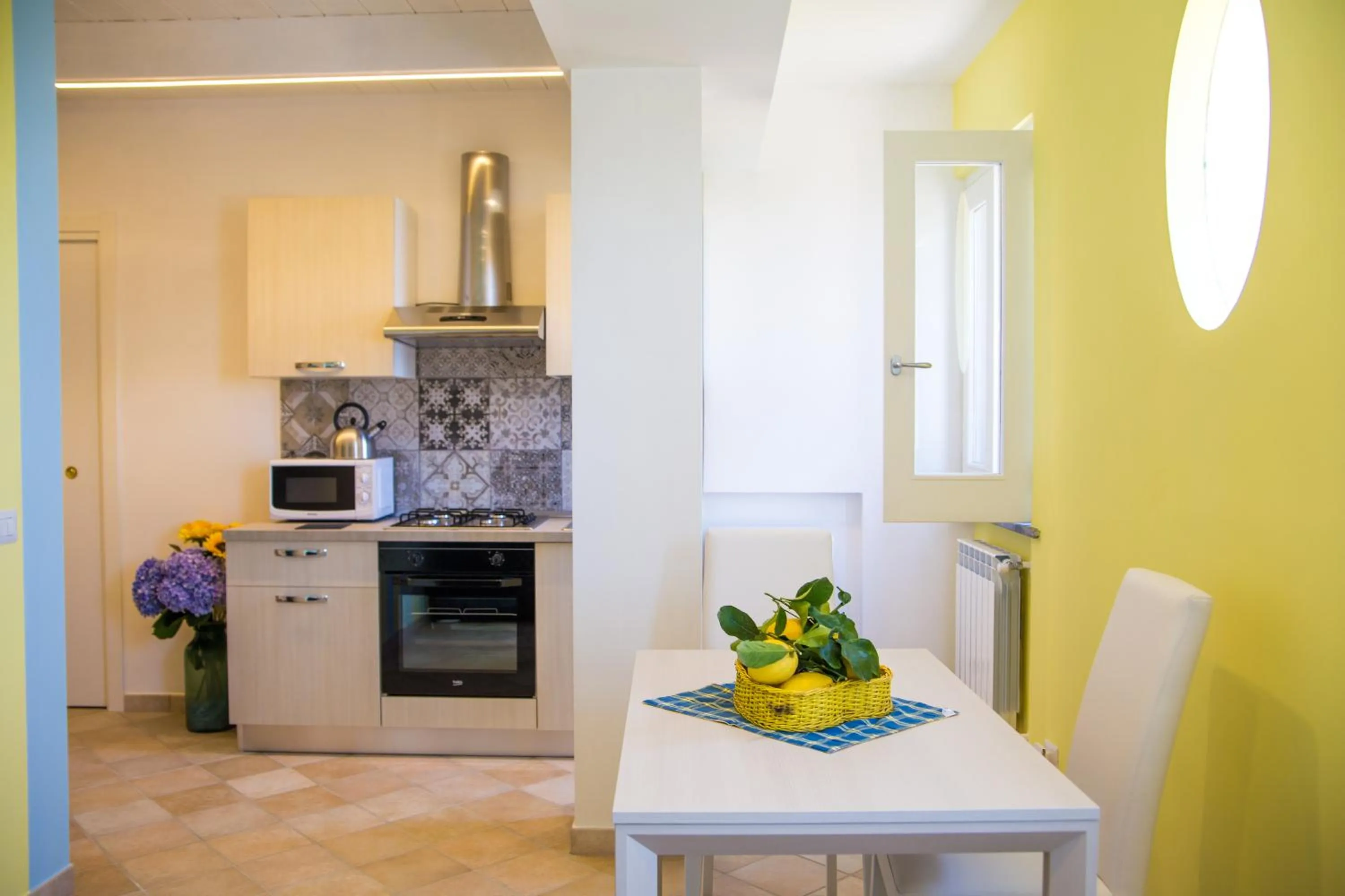 Dining area in Lemon Flats Sorrento