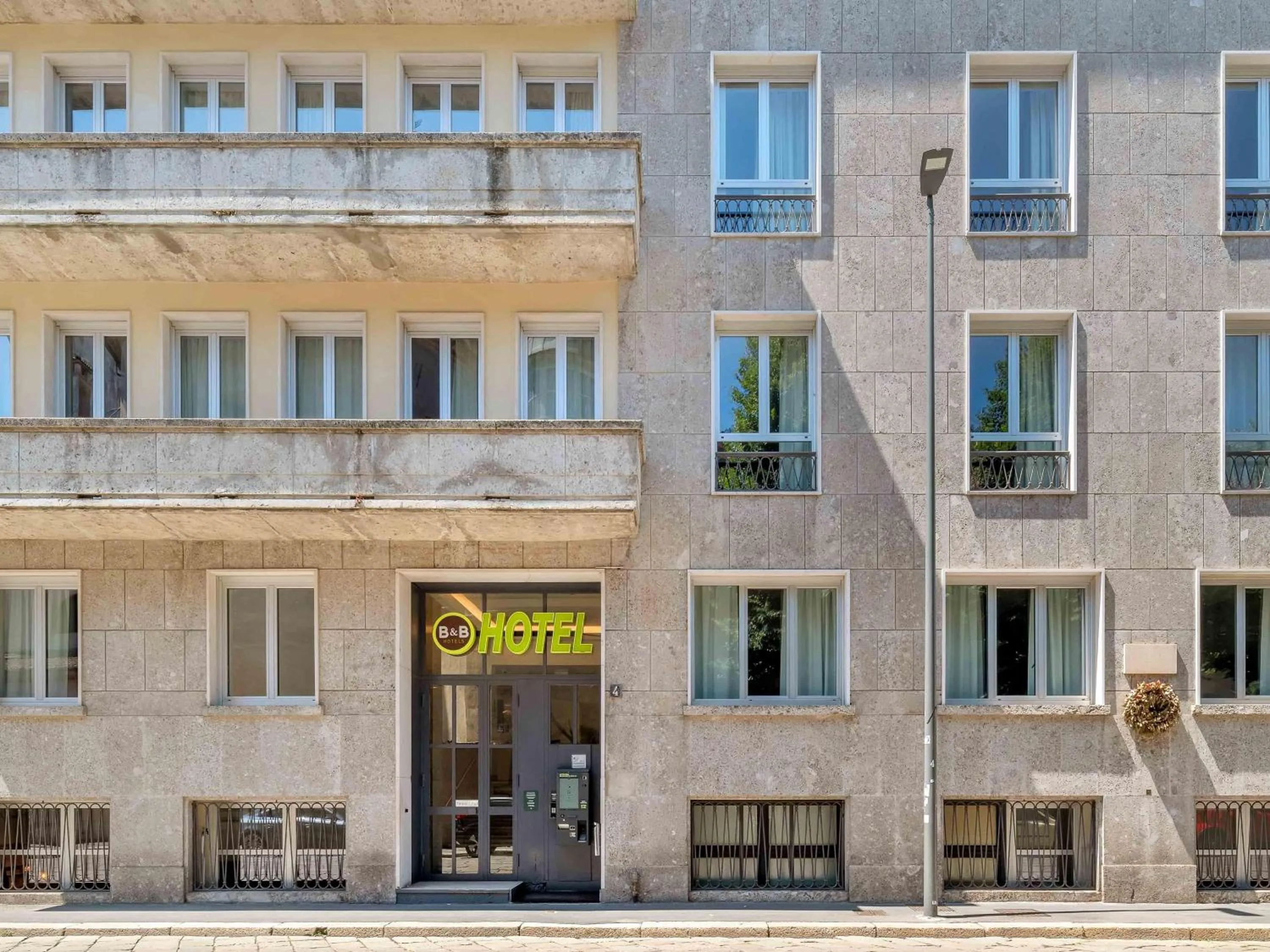 Property building in B&B Hotel Milano Sant'Ambrogio