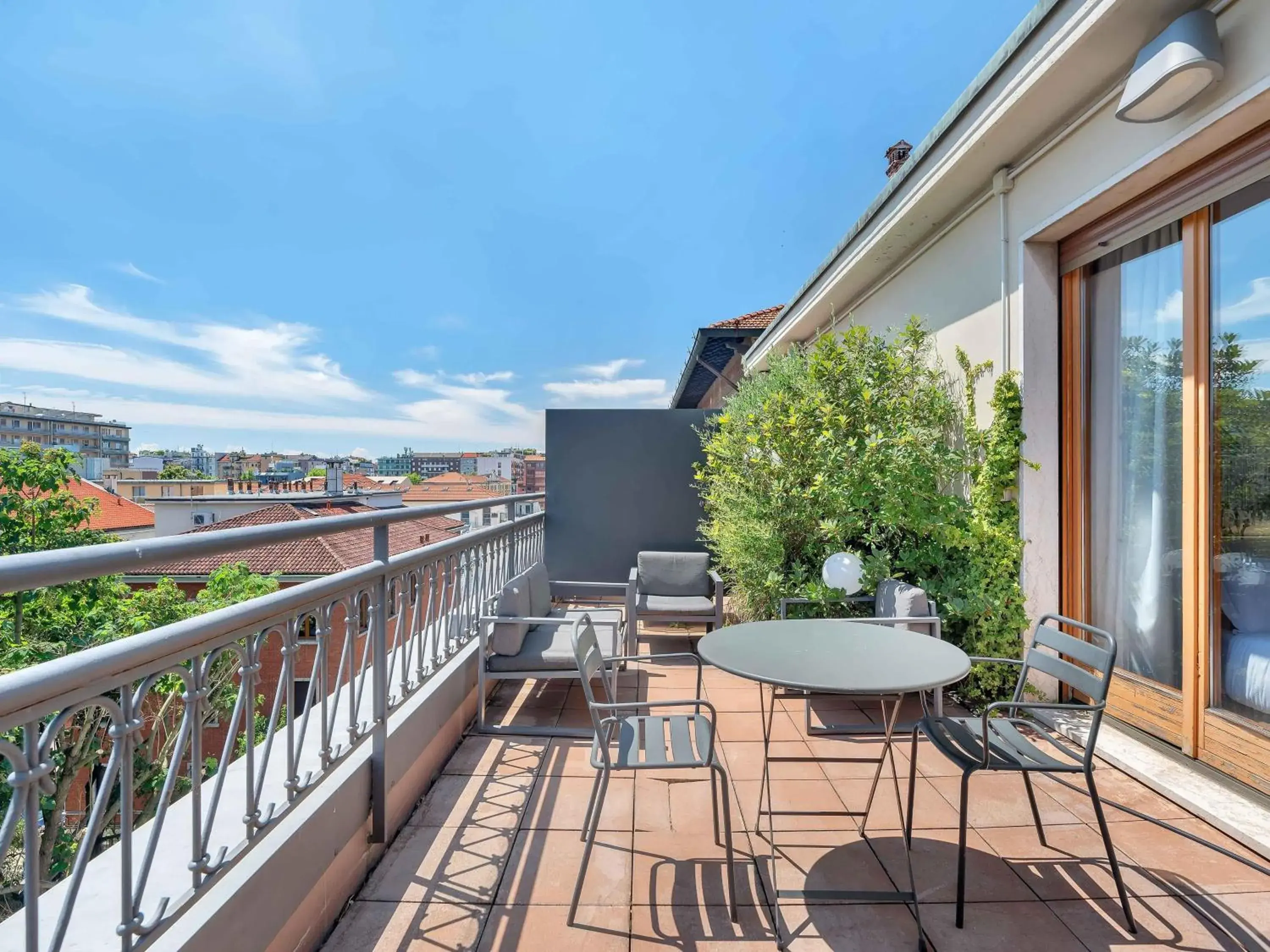 Double Room with Terrace in B&B Hotel Milano Sant'Ambrogio Double Room with Terrace in B&B Hotel Milano Sant'Ambrogio