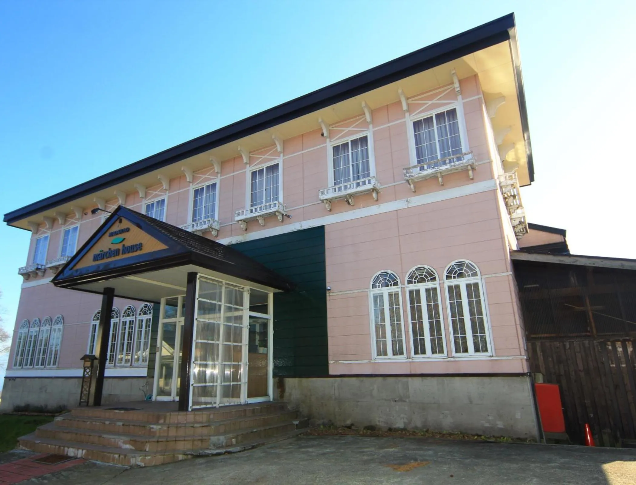 Facade/entrance in Marchen House Madarao