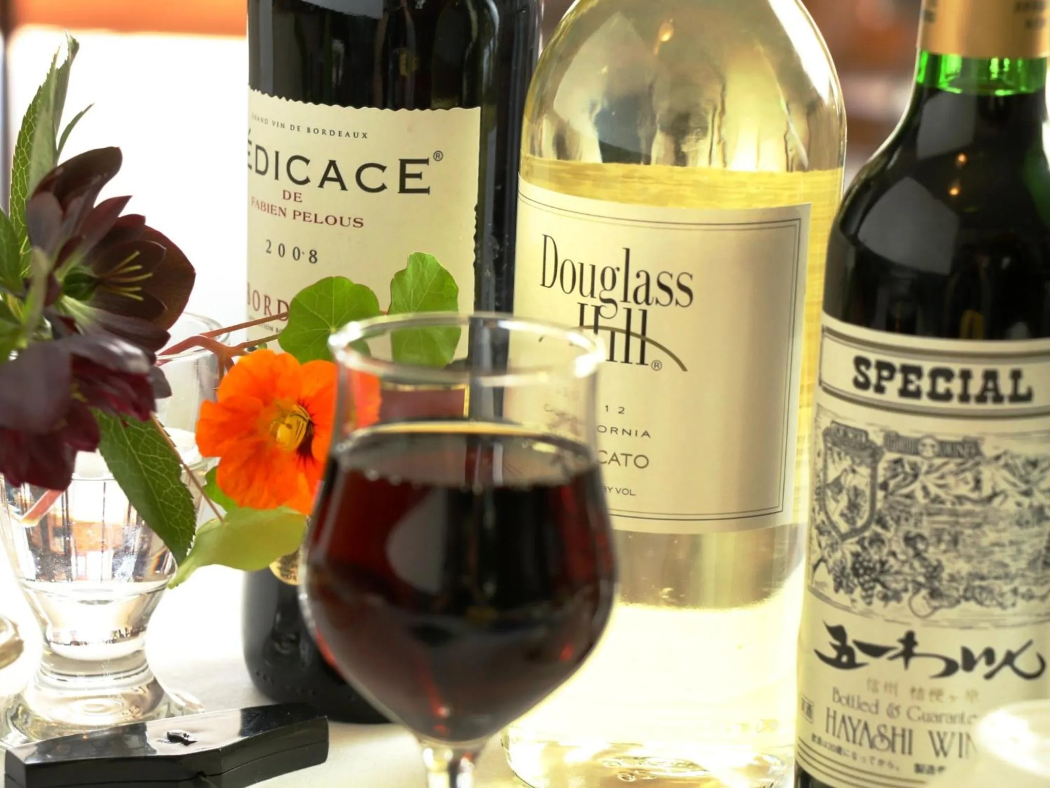 Alcoholic drinks in Marchen House Madarao