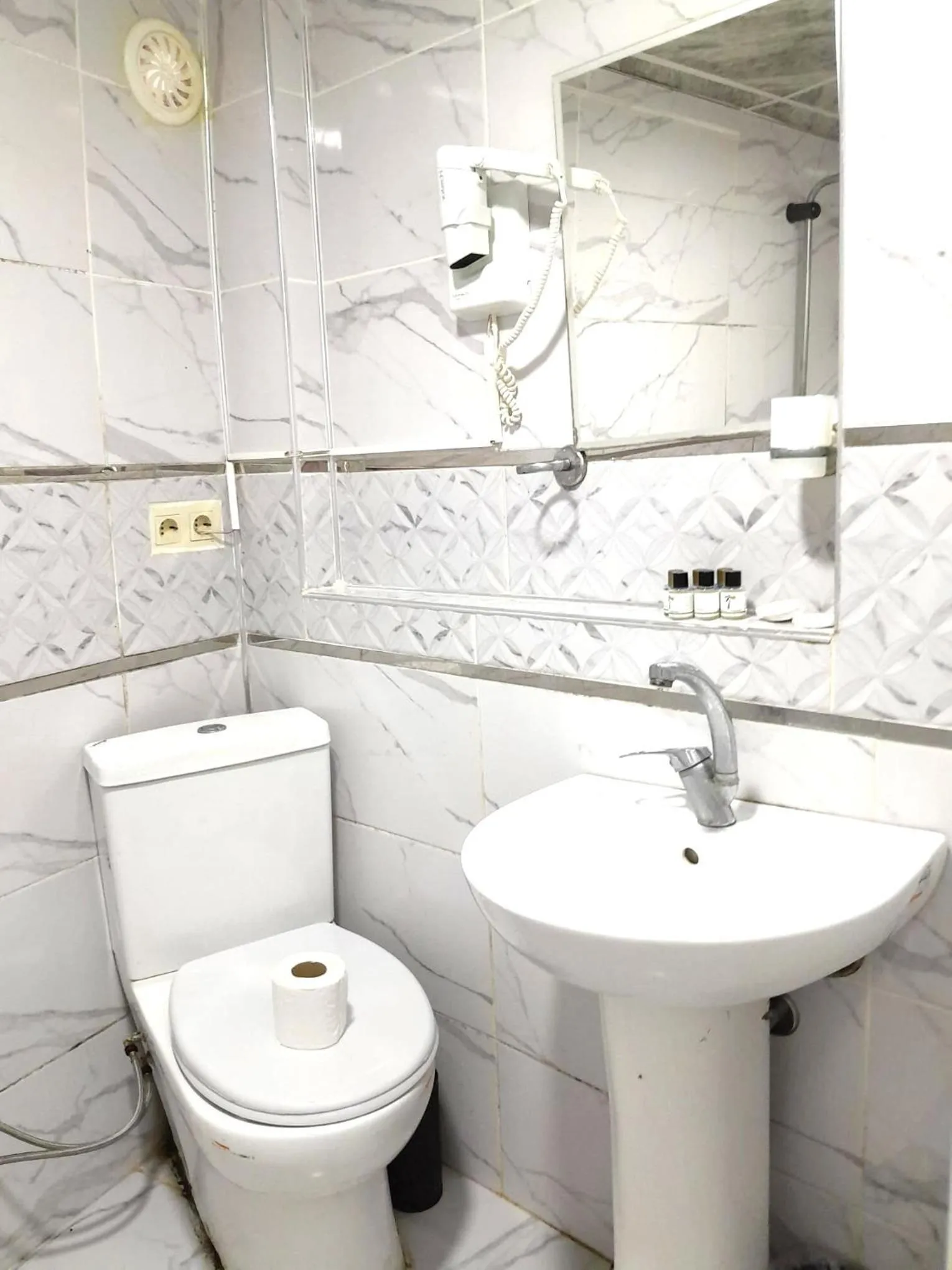 Shower in Ozyurt Hotel Fatih Istanbul