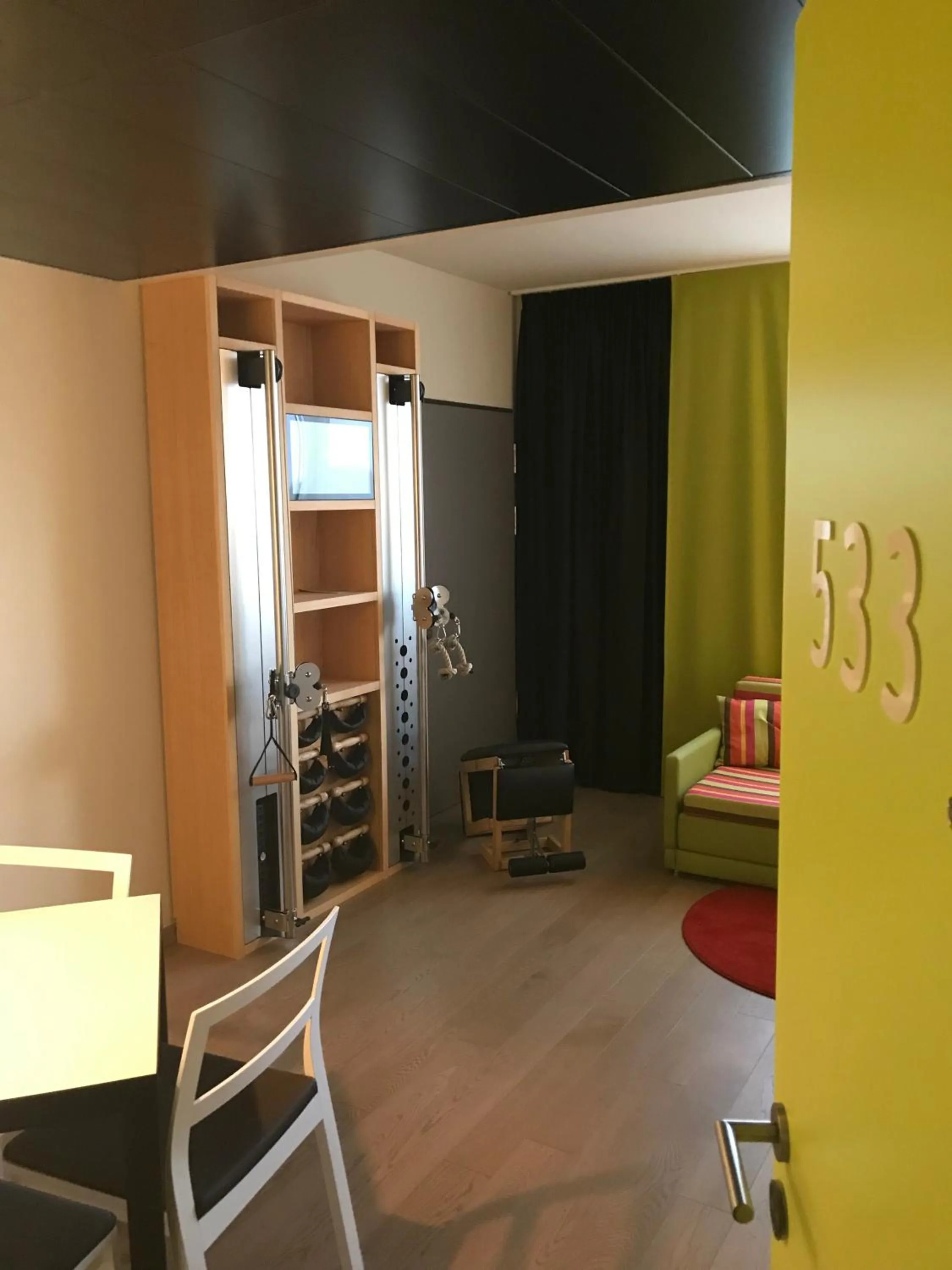 Fitness centre/facilities in harry's home München hotel & apartments