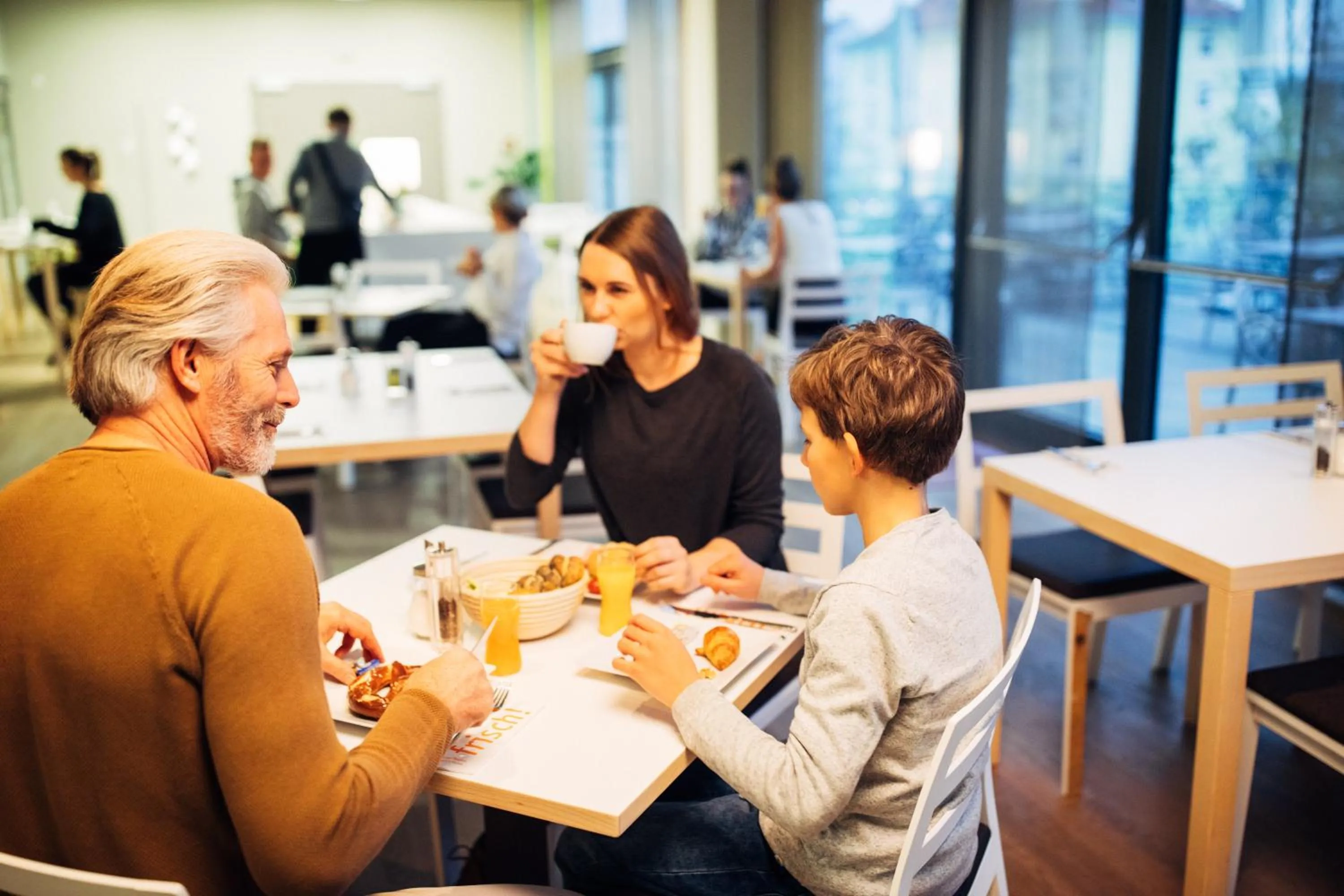 Restaurant/places to eat in harry's home München hotel & apartments