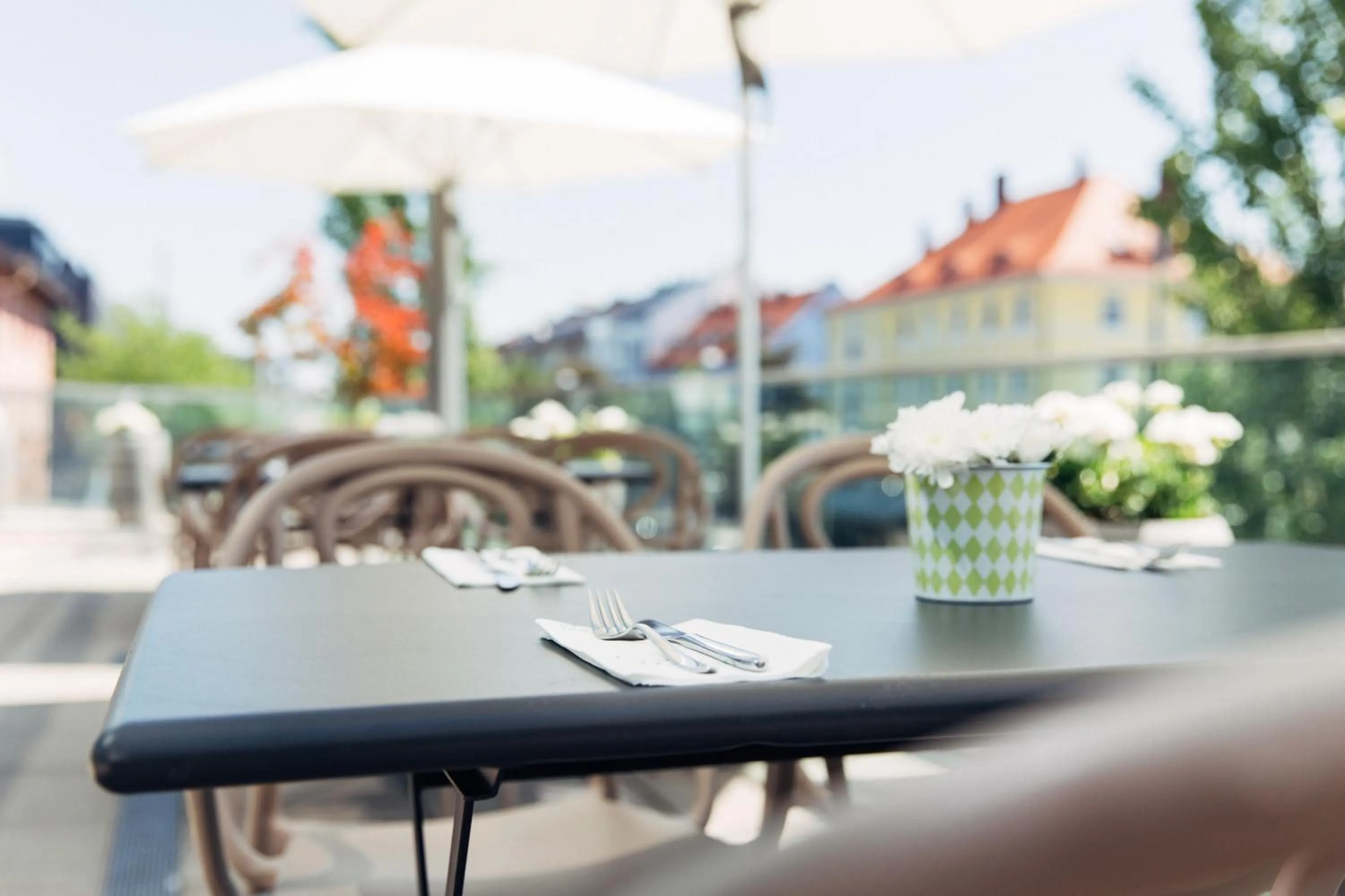 Restaurant/places to eat in harry's home München hotel & apartments