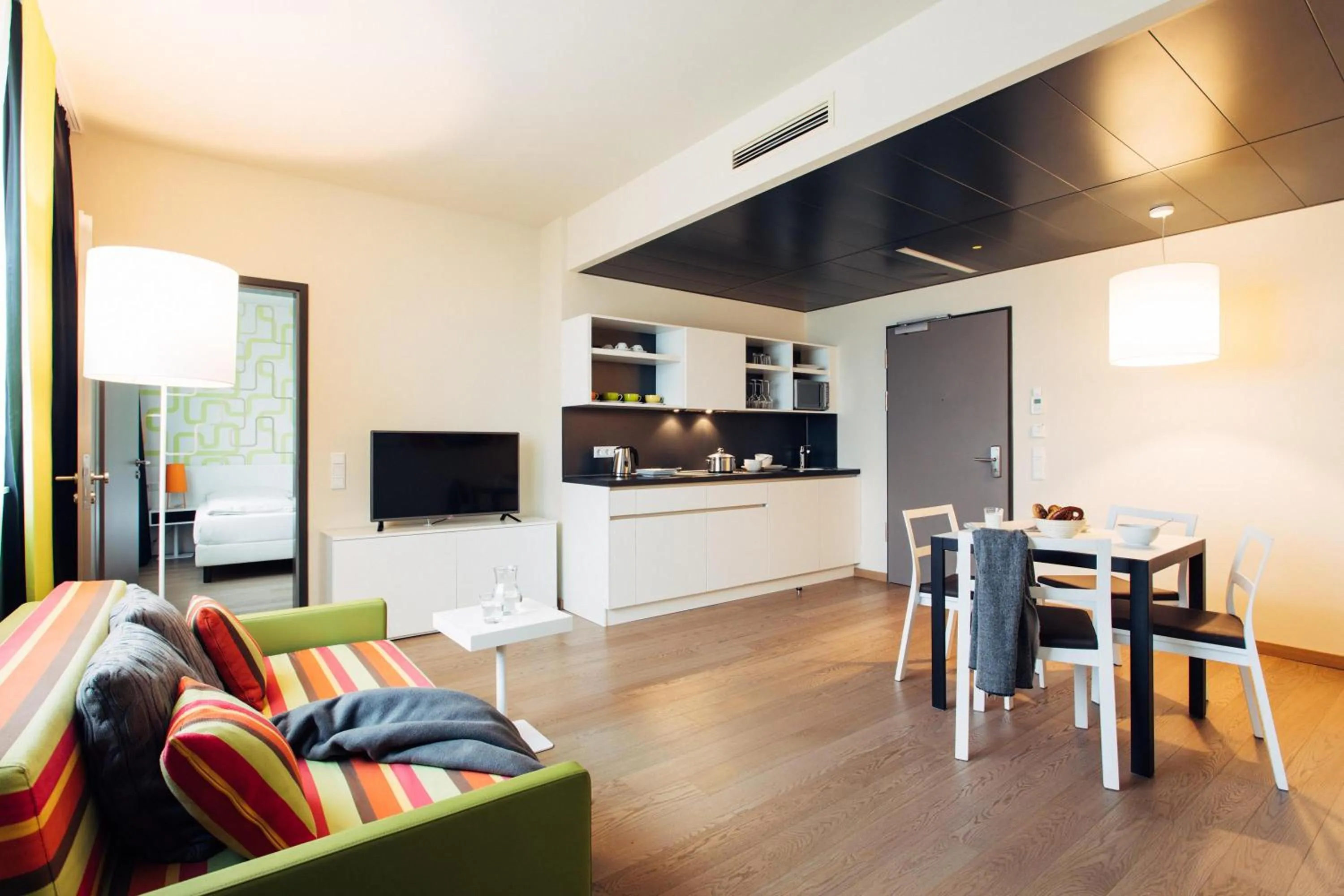 Photo of the whole room in harry's home München hotel & apartments