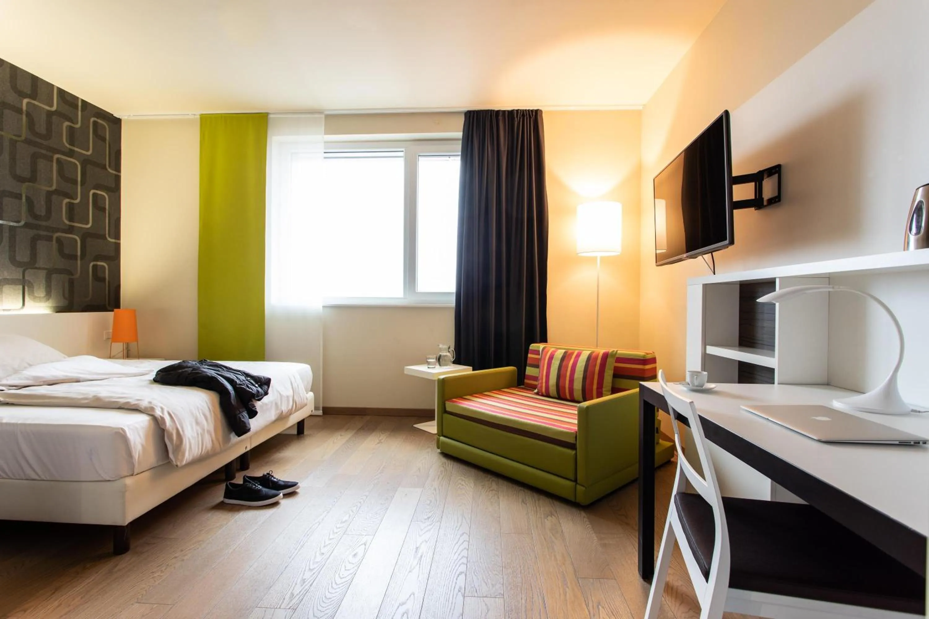 Photo of the whole room, Bed in harry's home München hotel & apartments