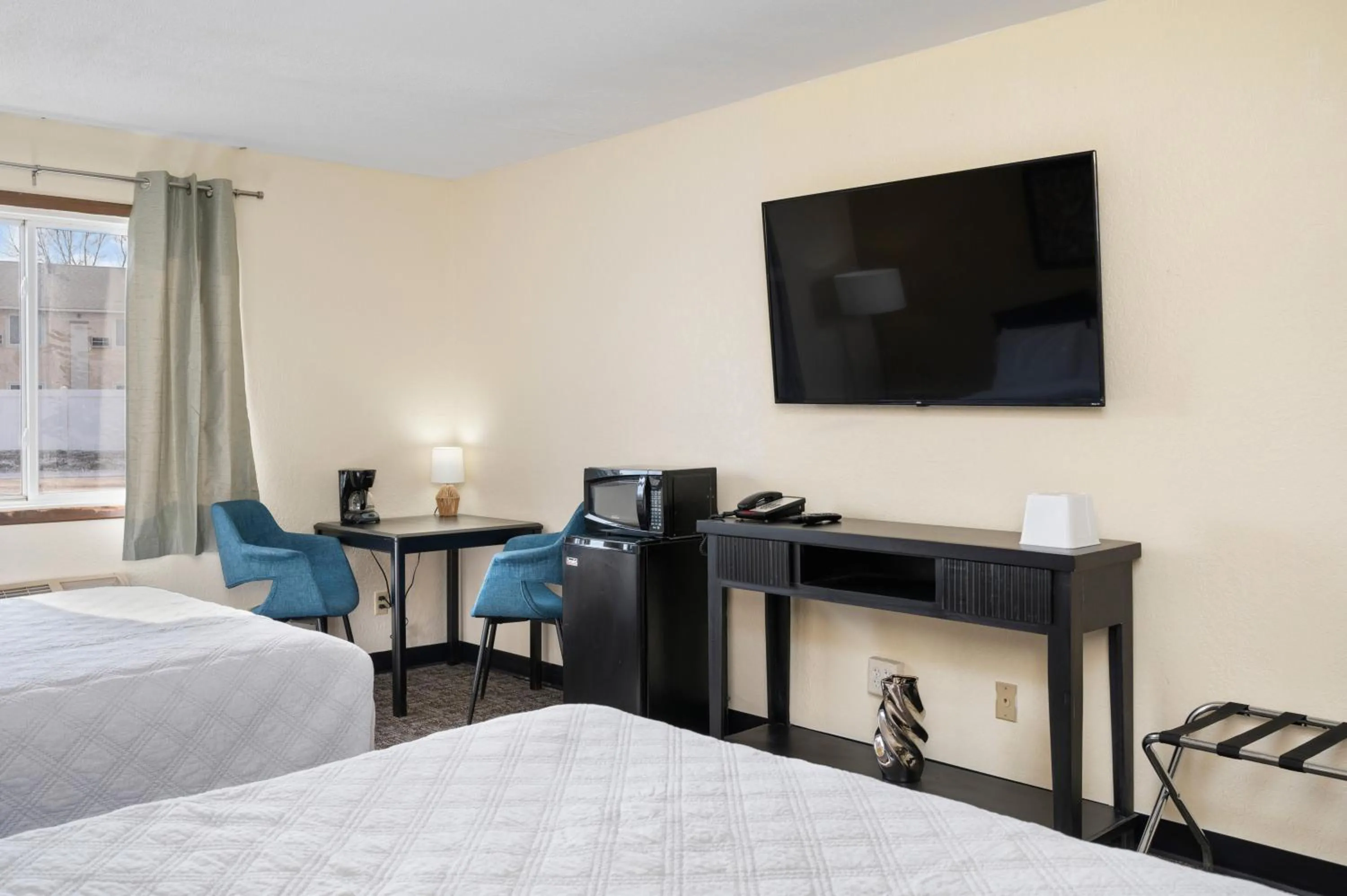 TV and multimedia, Bed in StayInn Grand Forks