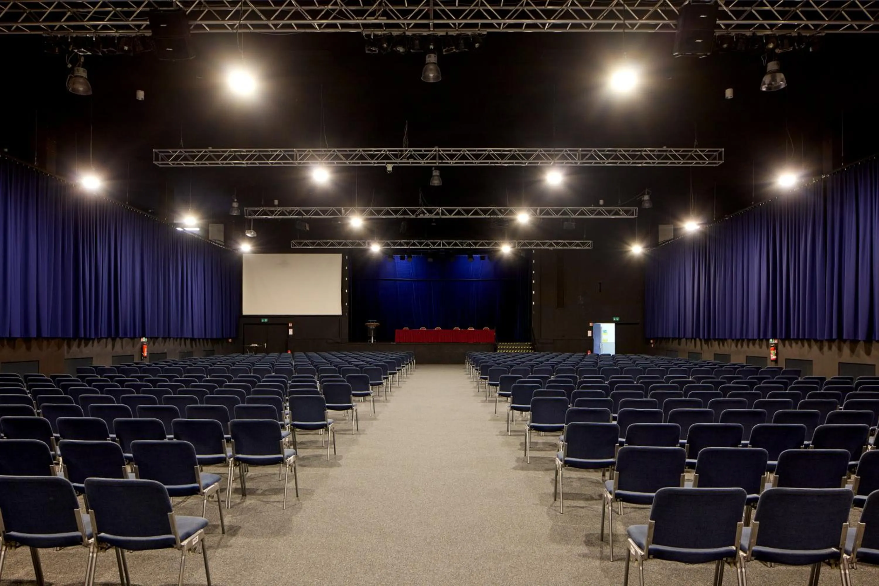 TRIP INN Axxon Hotel