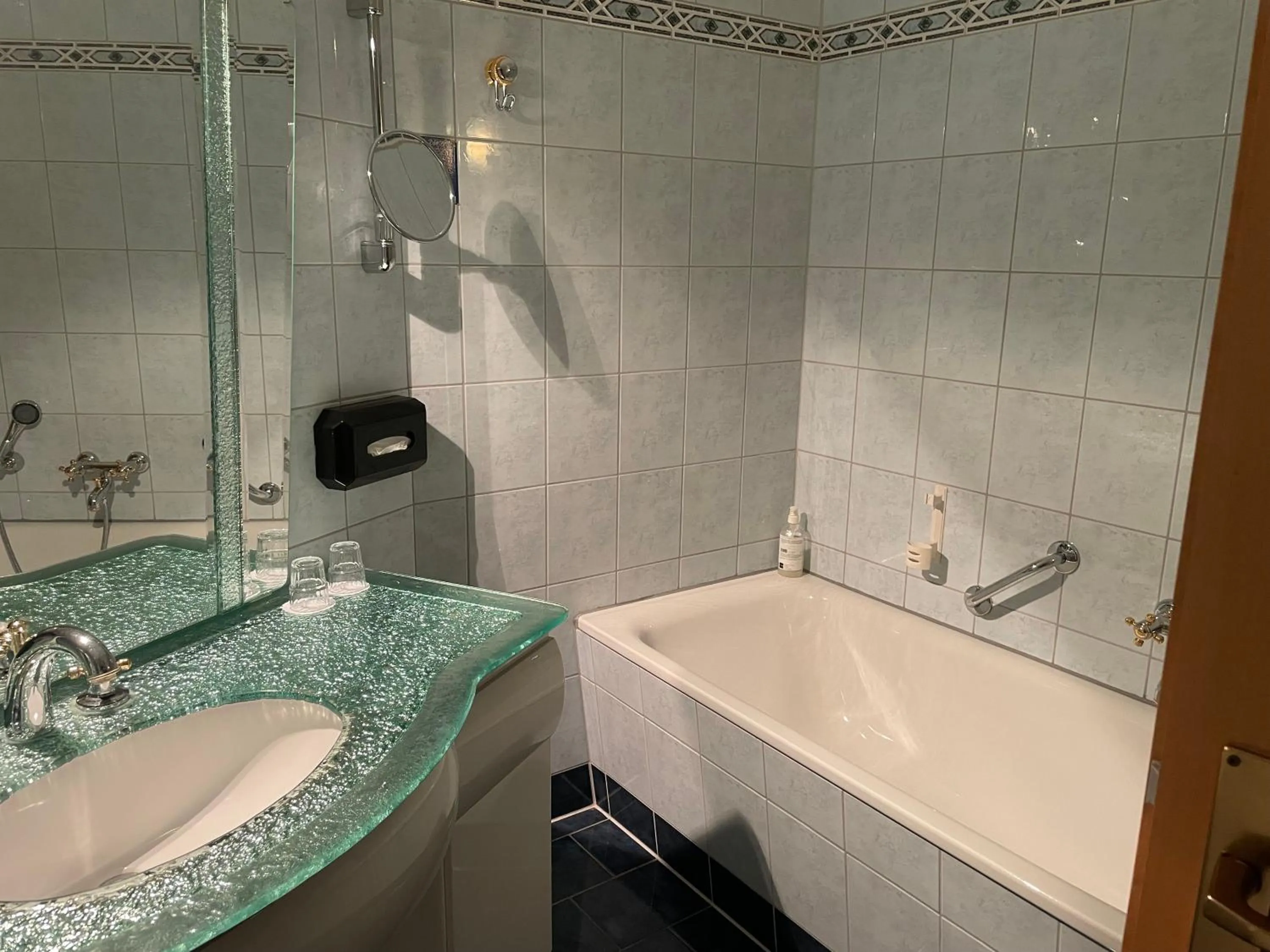 Bathroom in TRIP INN Axxon Hotel