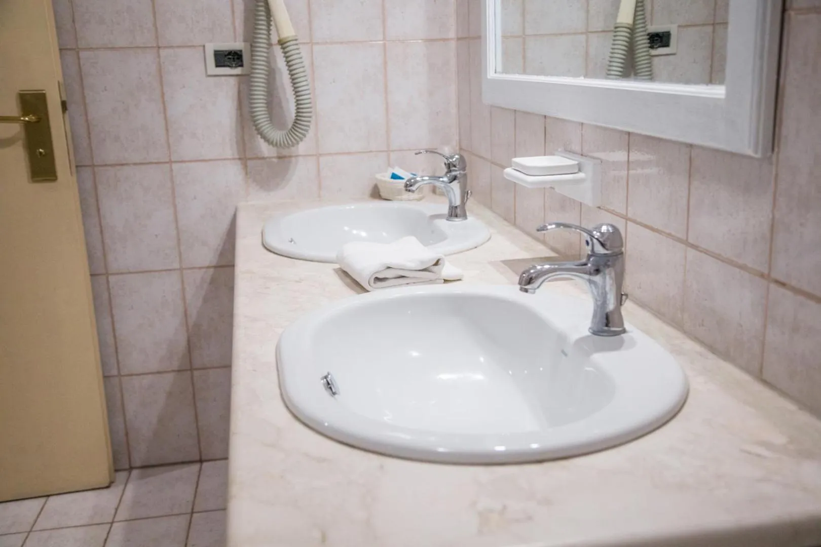 Bathroom in Assinos Palace Hotel