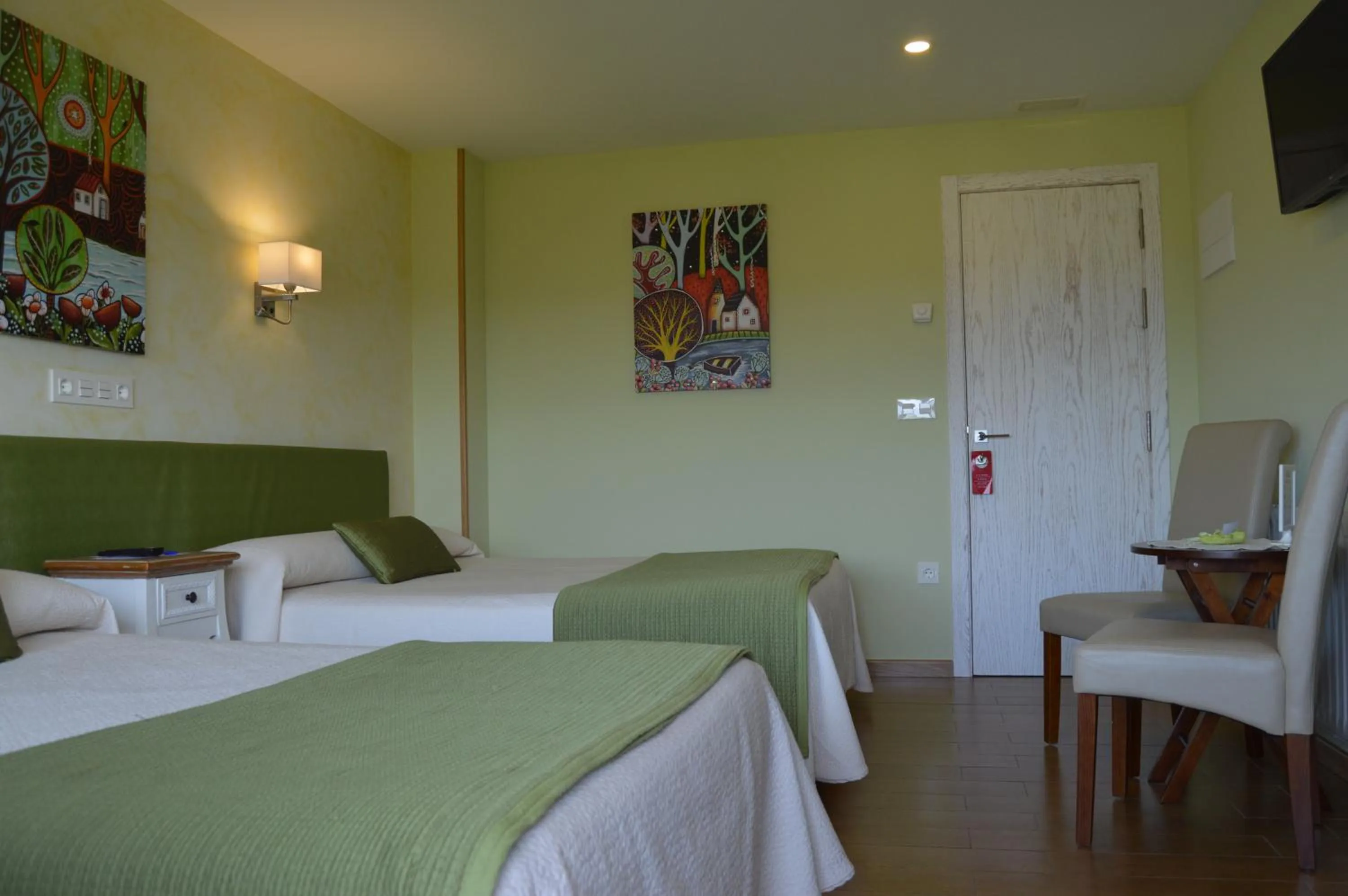 Photo of the whole room, Bed in Hotel el Pinar