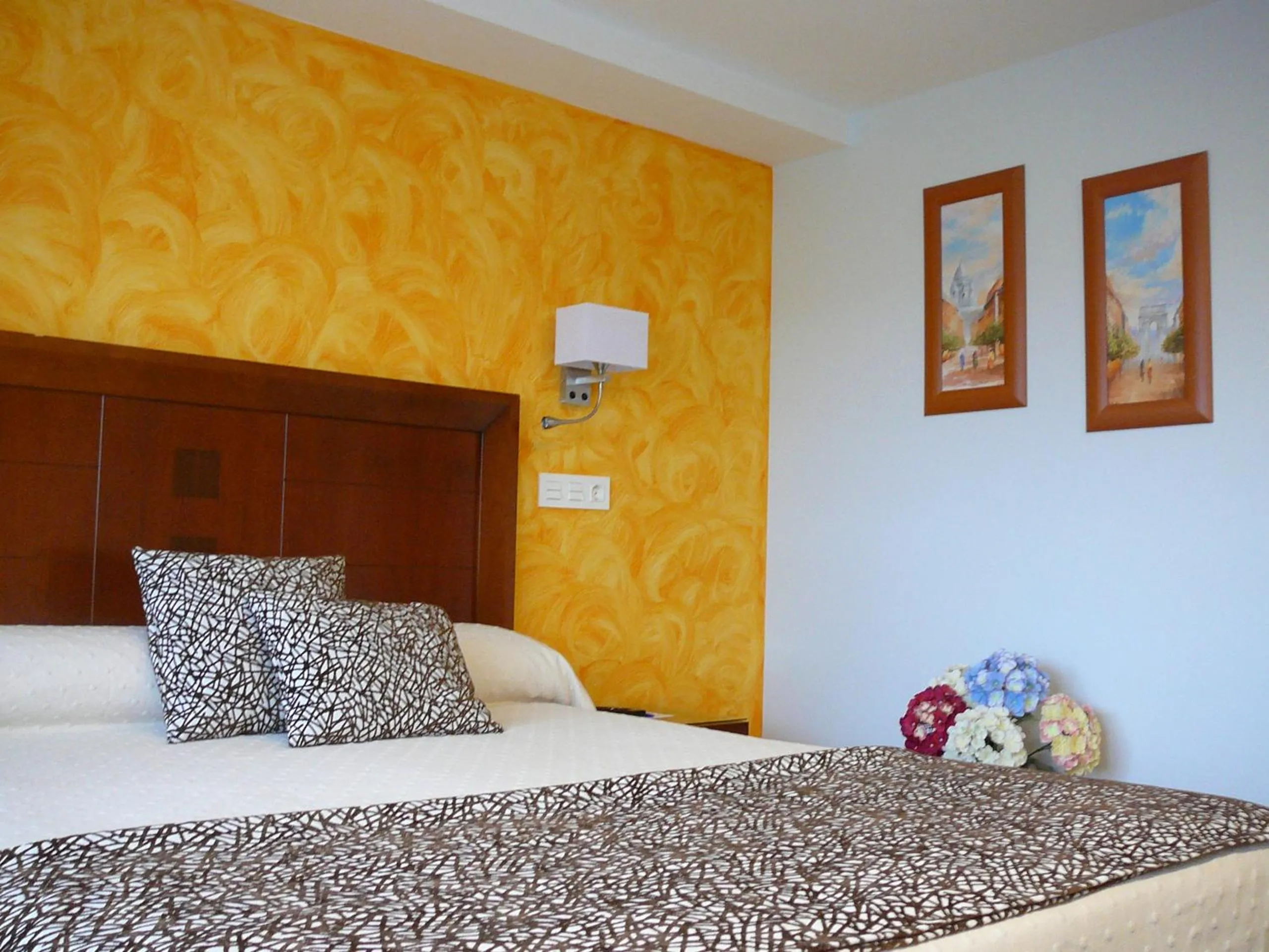 Photo of the whole room, Bed in Hotel el Pinar