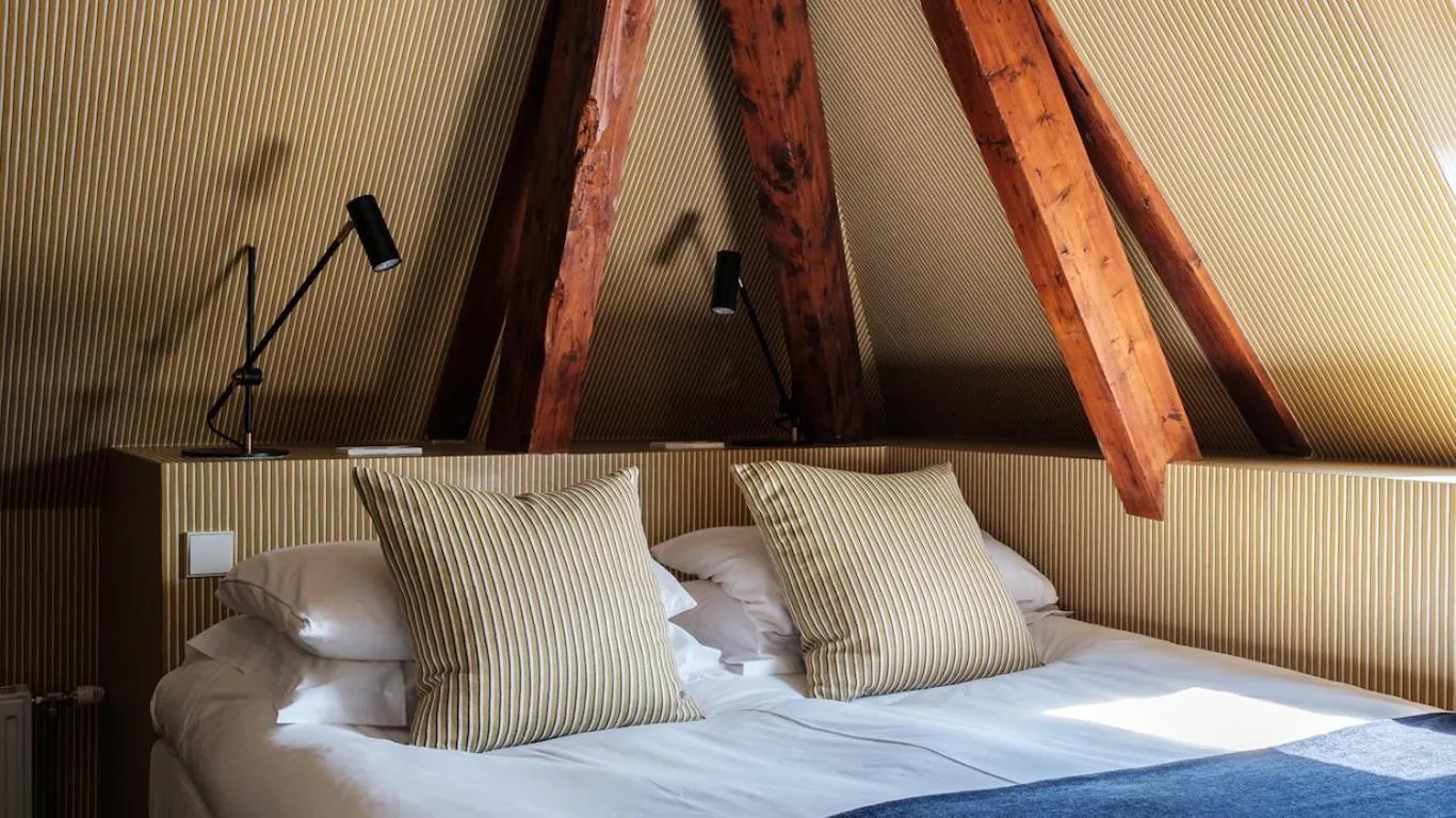 Bed in Morgan & Mees Amsterdam