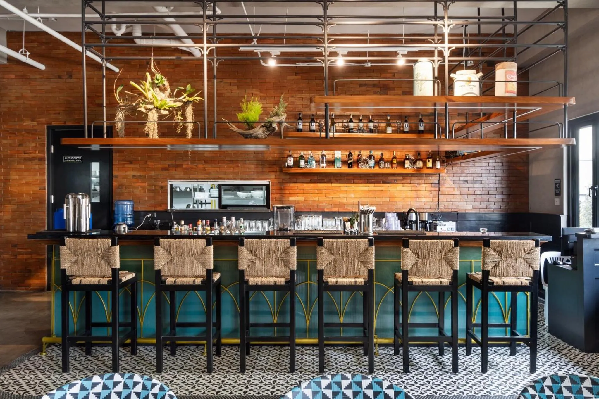 Restaurant/places to eat in Bayandati Resort