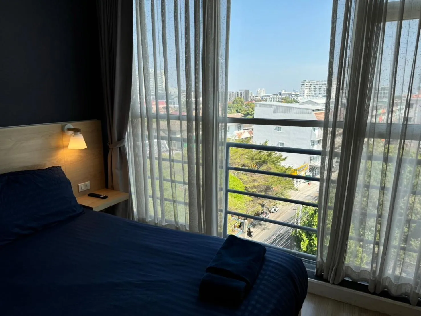 View (from property/room), Bed in GP House Express Sukhumvit 81