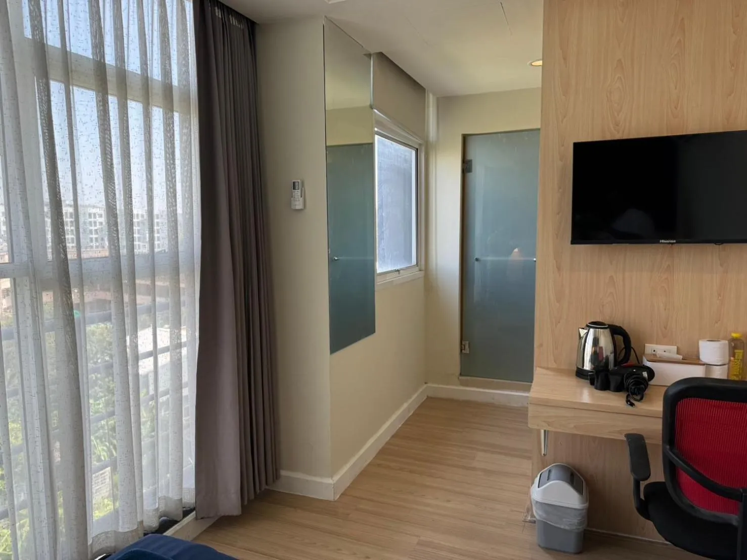 Photo of the whole room in GP House Express Sukhumvit 81