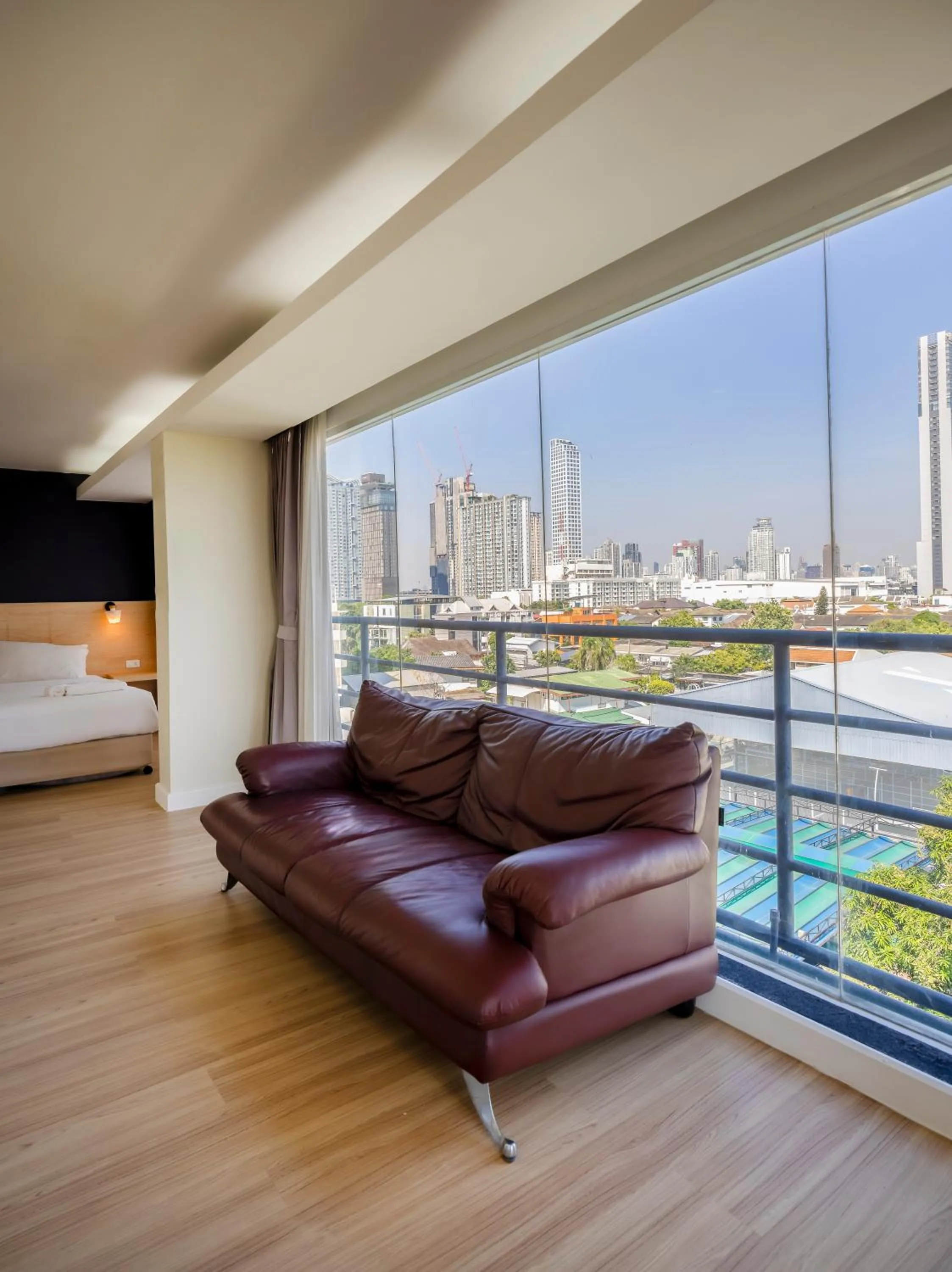 View (from property/room), Bed in GP House Express Sukhumvit 81