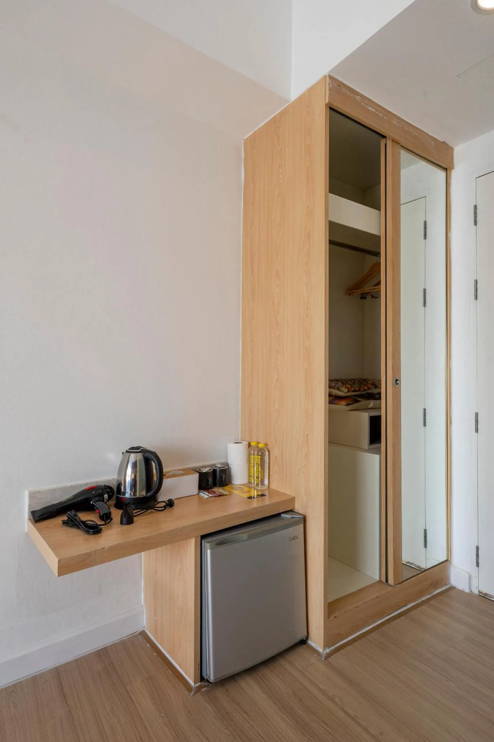 wardrobe in GP House Express Sukhumvit 81