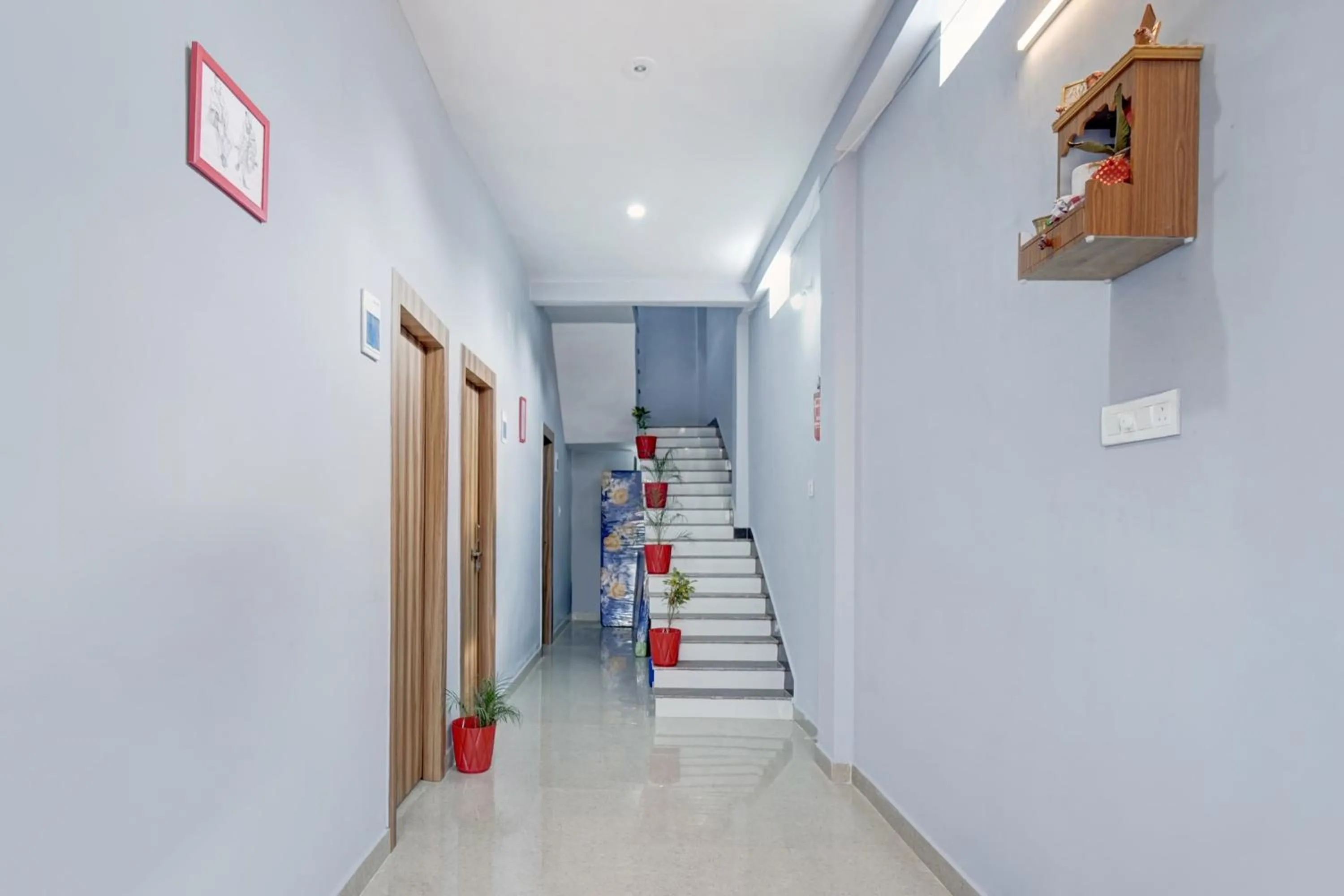 Lobby or reception in HOTEL O ROYAL GUEST HOUSE