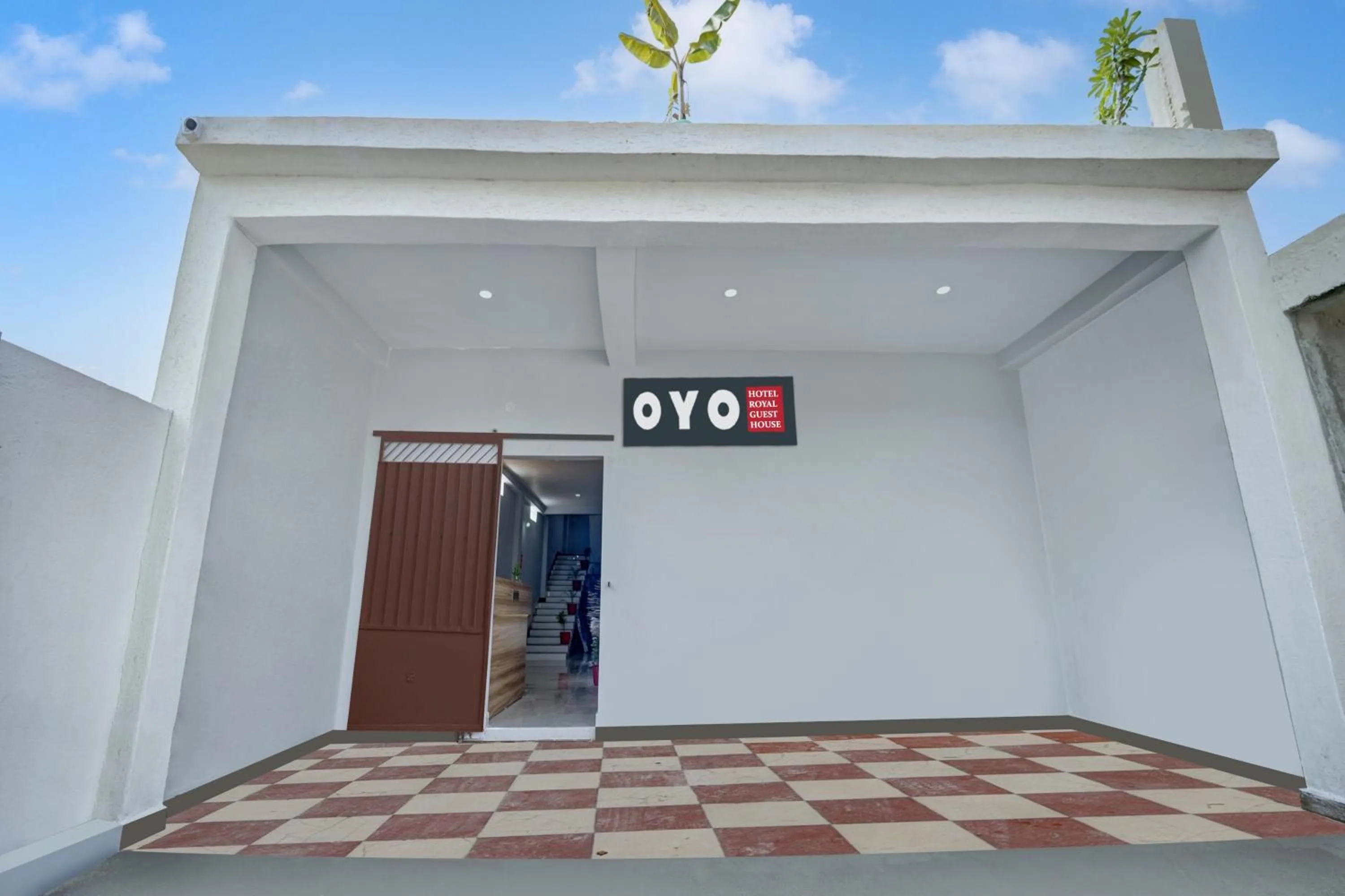 Facade/entrance in HOTEL O ROYAL GUEST HOUSE