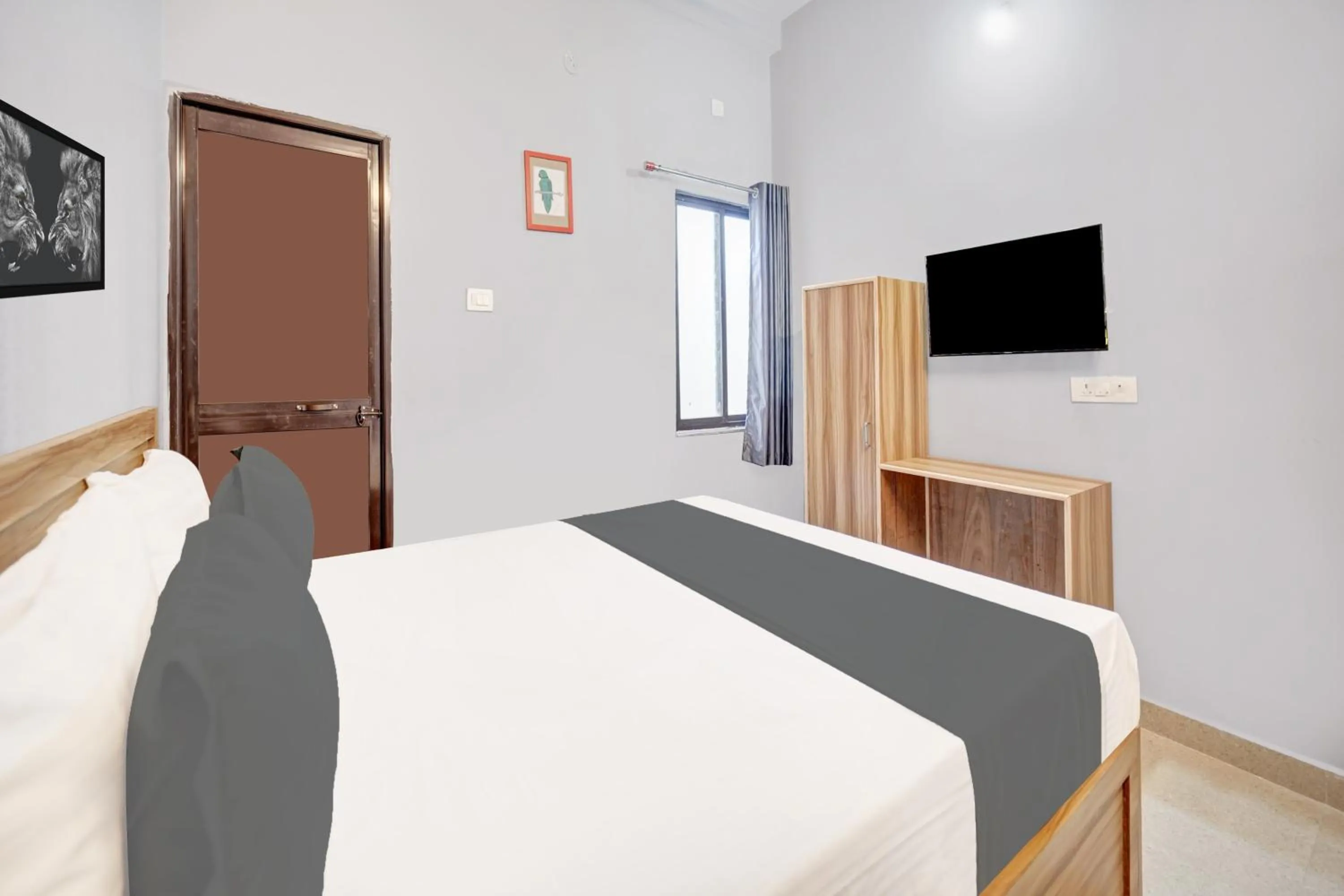 Bedroom, Bed in HOTEL O ROYAL GUEST HOUSE