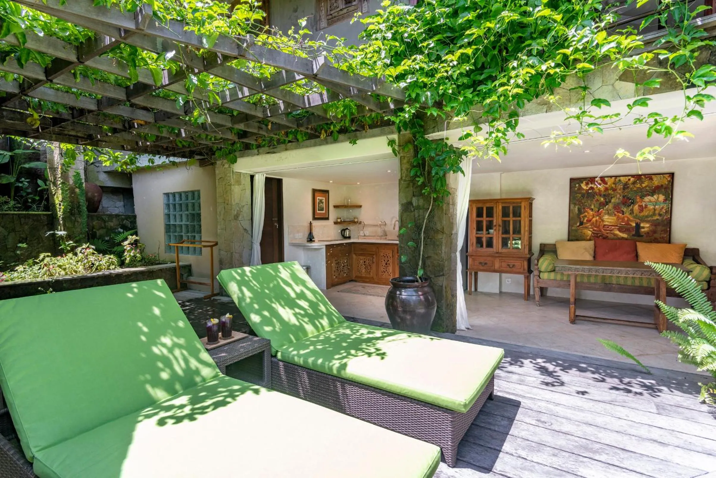 Kitchen or kitchenette in Lumina Wellness Retreat
