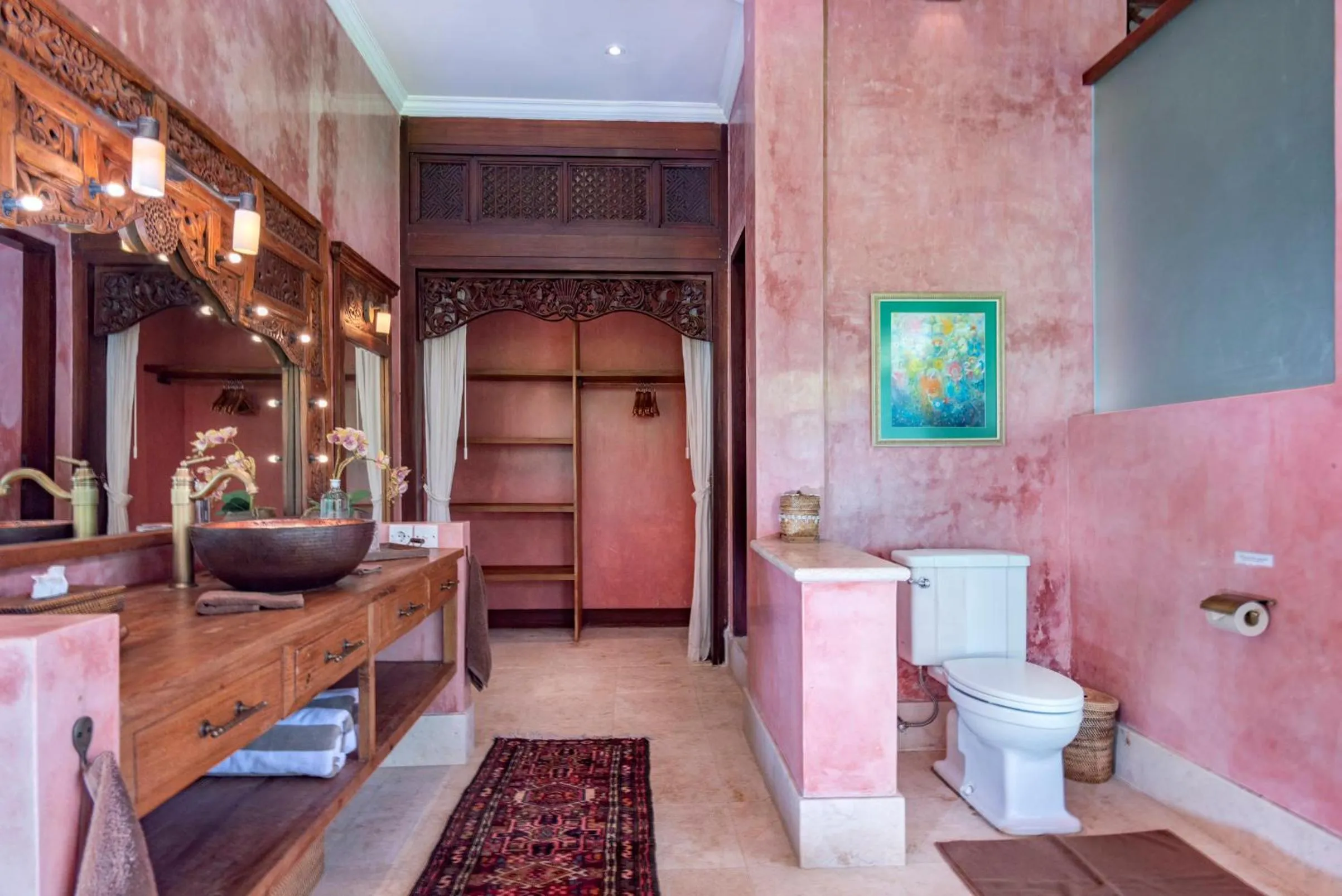 Toilet in Lumina Wellness Retreat