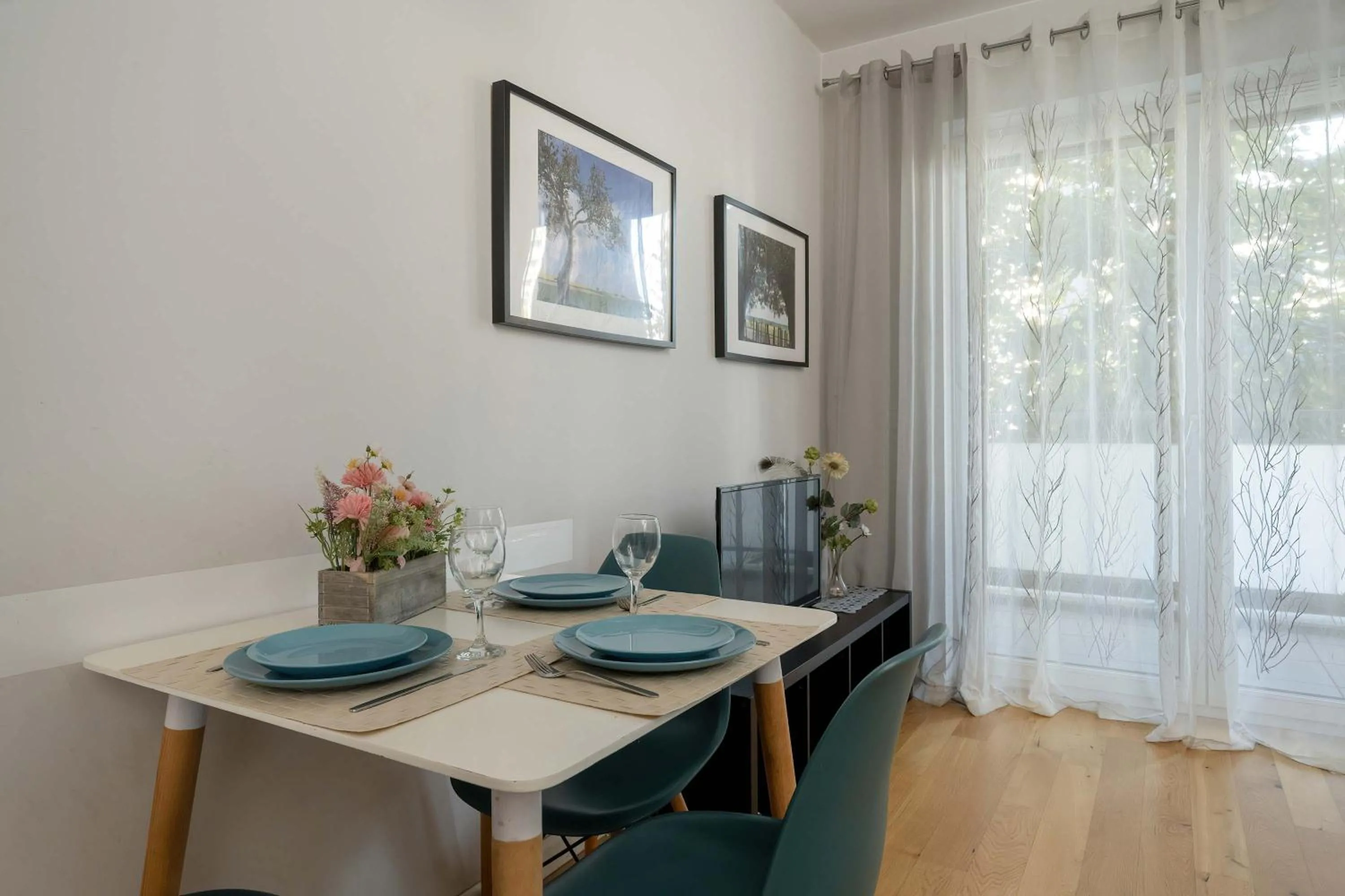 Dining area in Jesionowa 37 Elegancki Apartament i Parking by Noclegi Renters