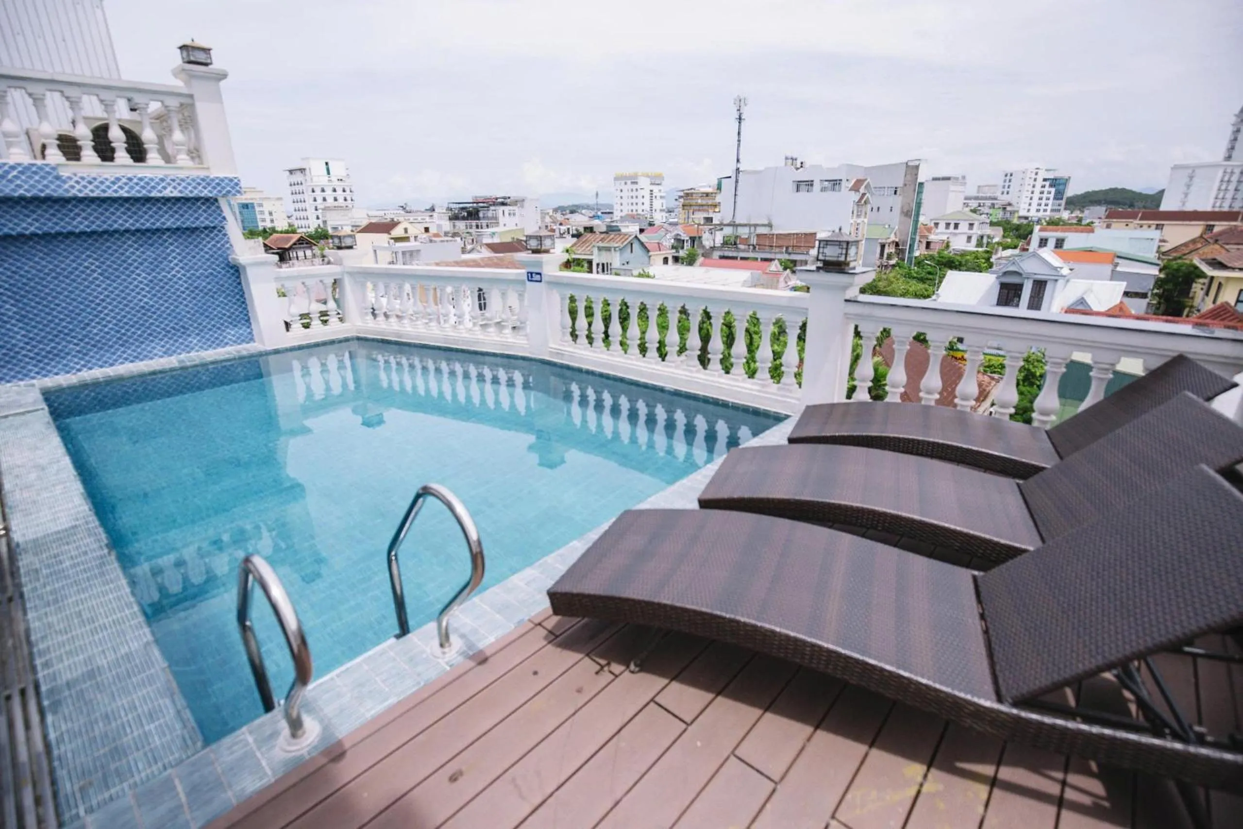 Swimming pool in The ORCHID PREMIUM Hotel