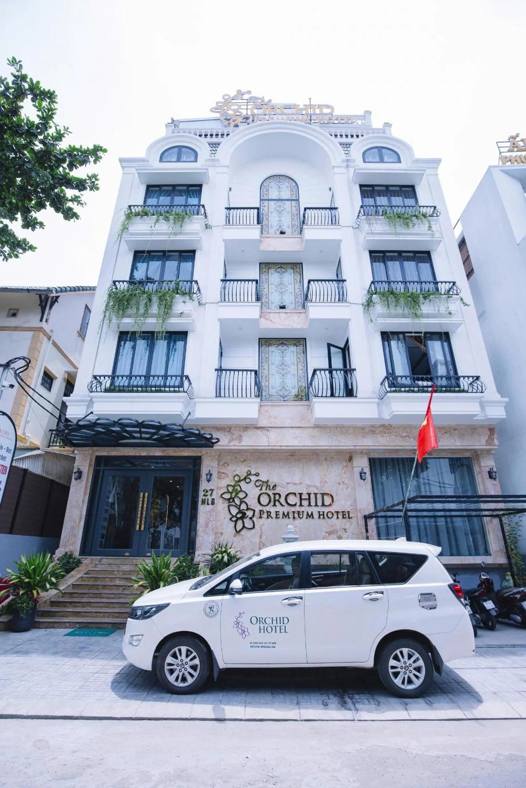 Property building in The ORCHID PREMIUM Hotel