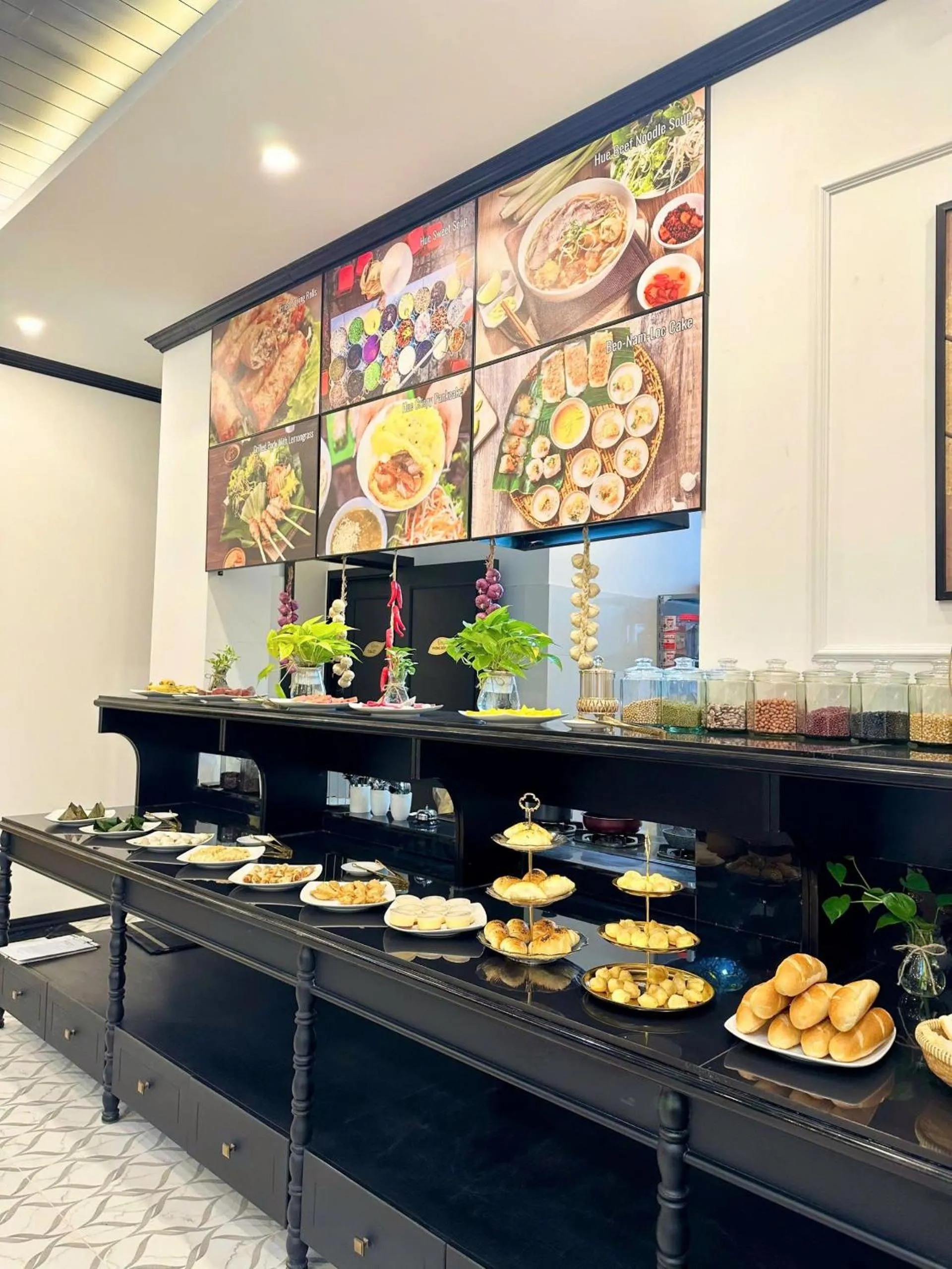 Restaurant/places to eat in The ORCHID PREMIUM Hotel