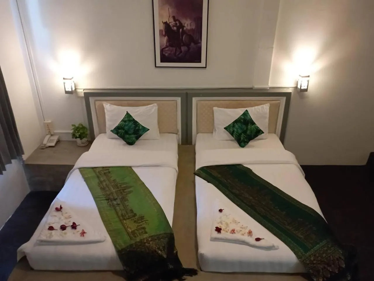 Photo of the whole room, Bed in Home Inn