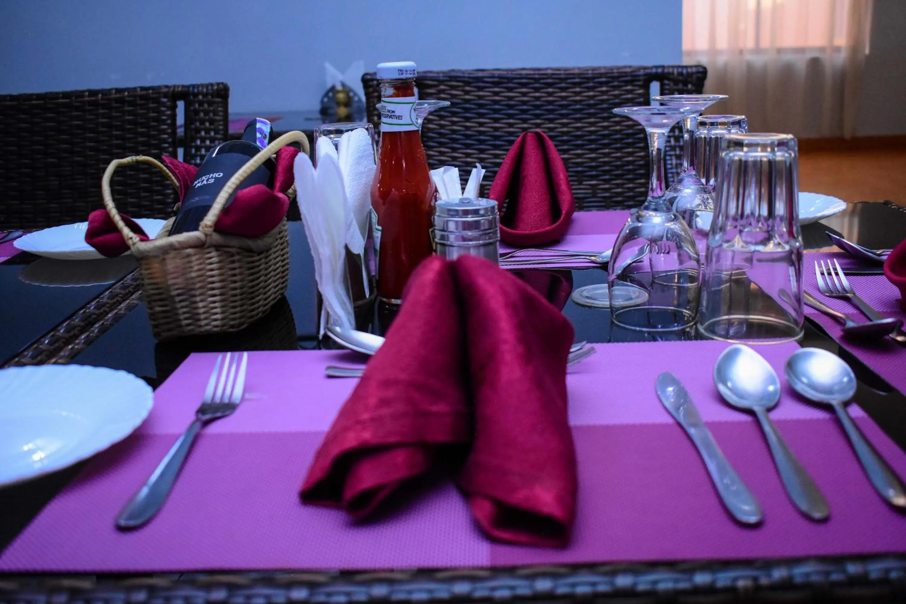 Restaurant/places to eat in Sunstar Hotel Nairobi
