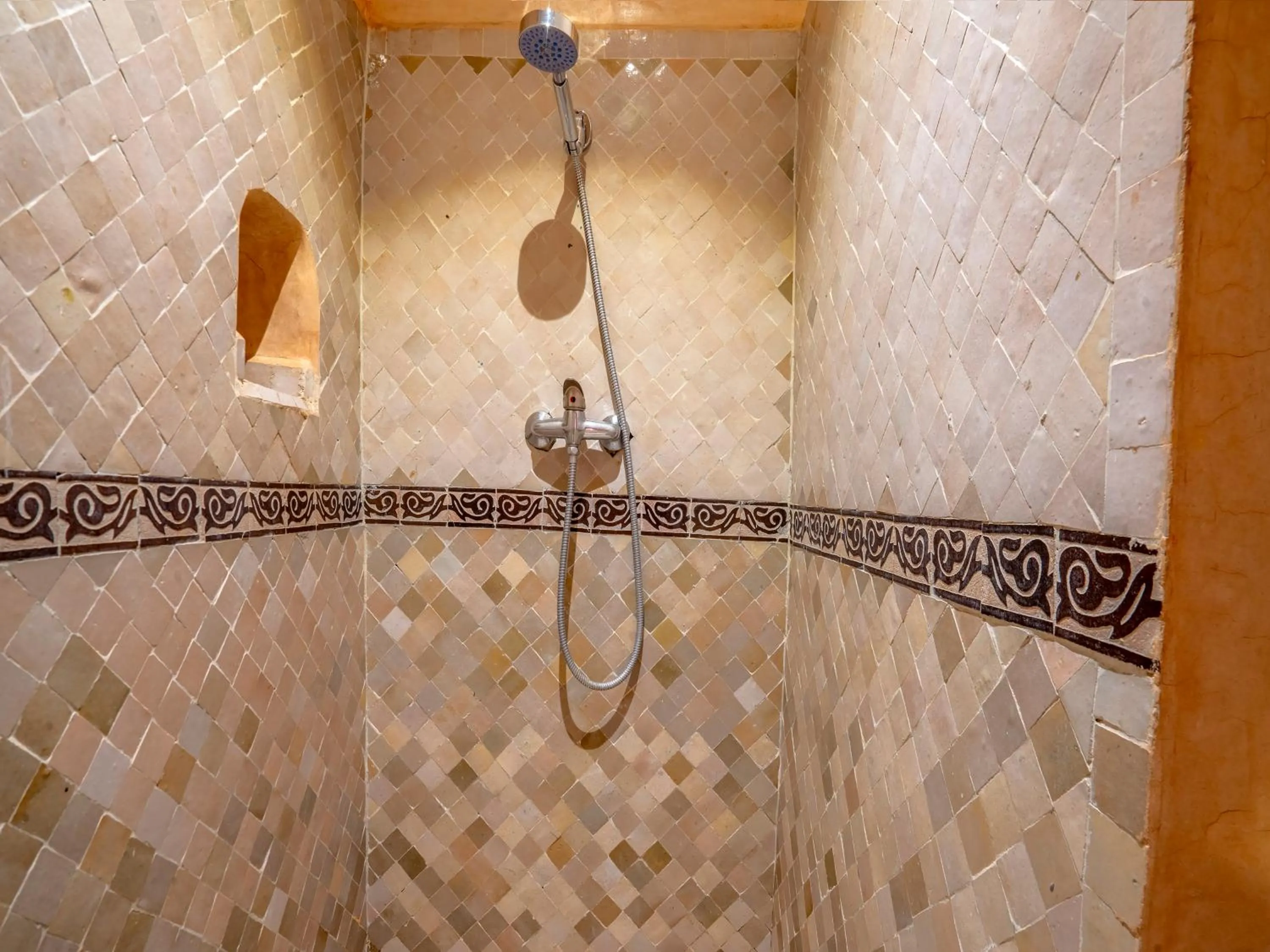 Bathroom in Riad Maialou & SPA