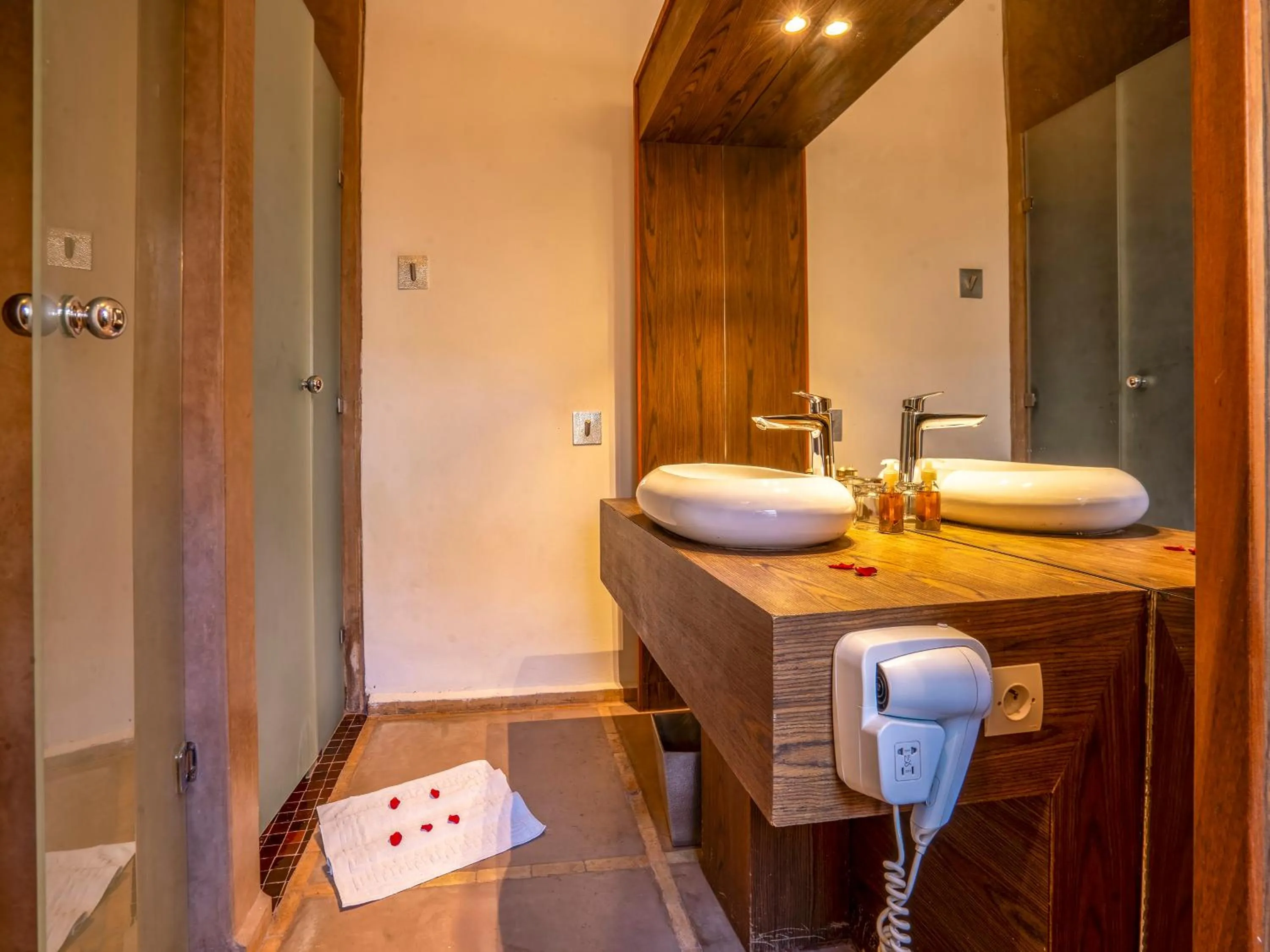 Toilet in Riad Maialou & SPA