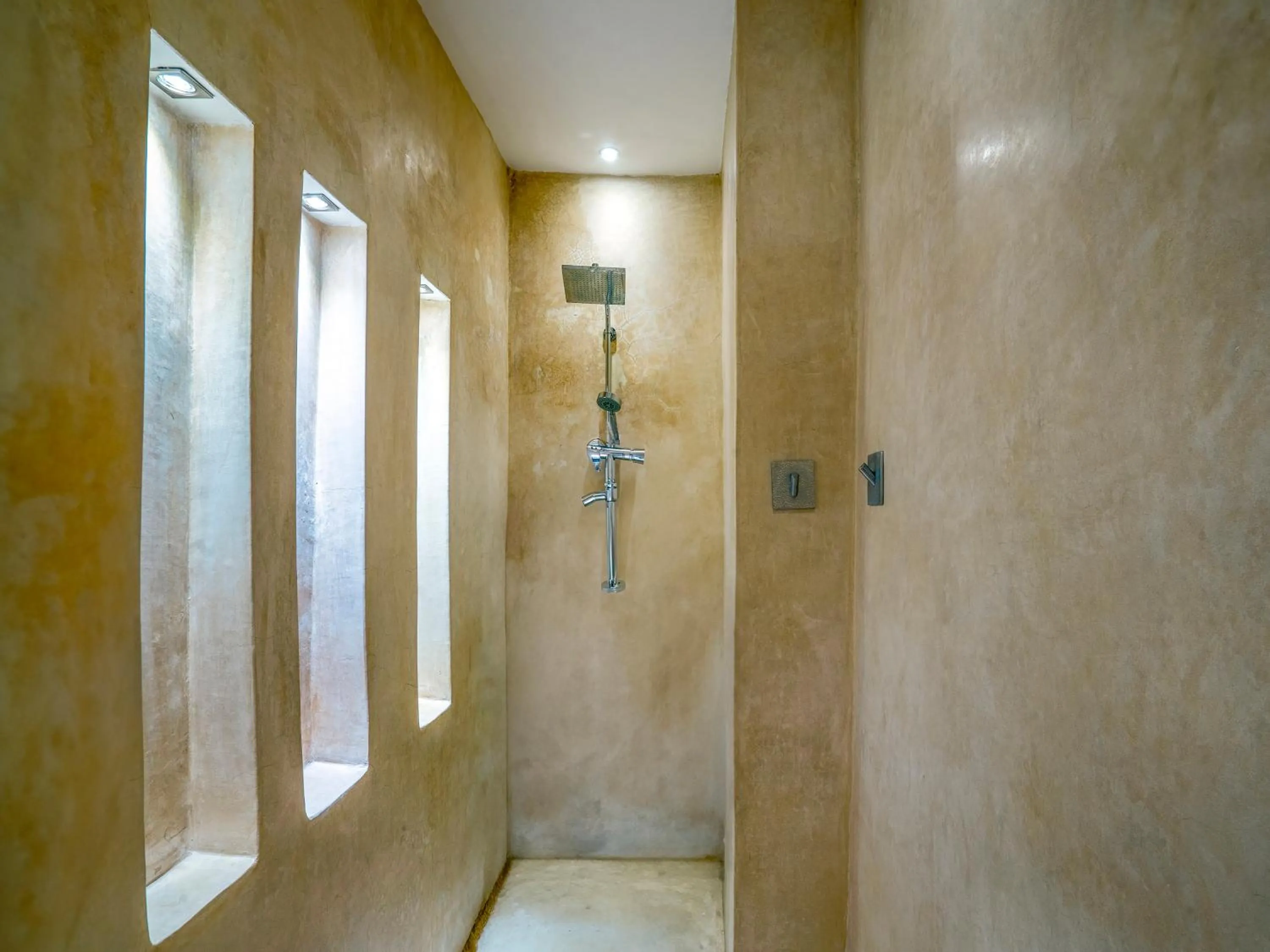 Shower in Riad Maialou & SPA