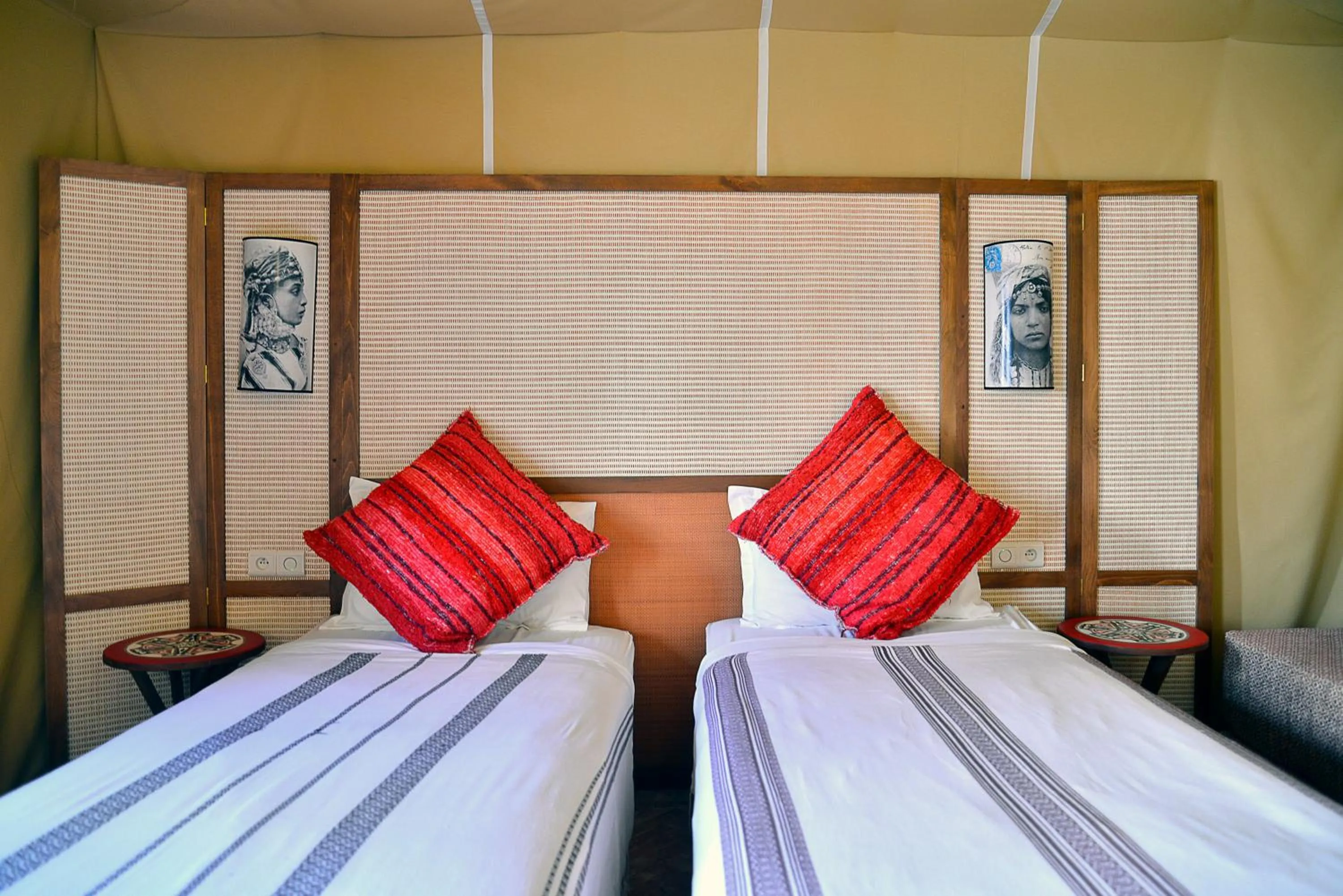 Bed in Riad Maialou & SPA