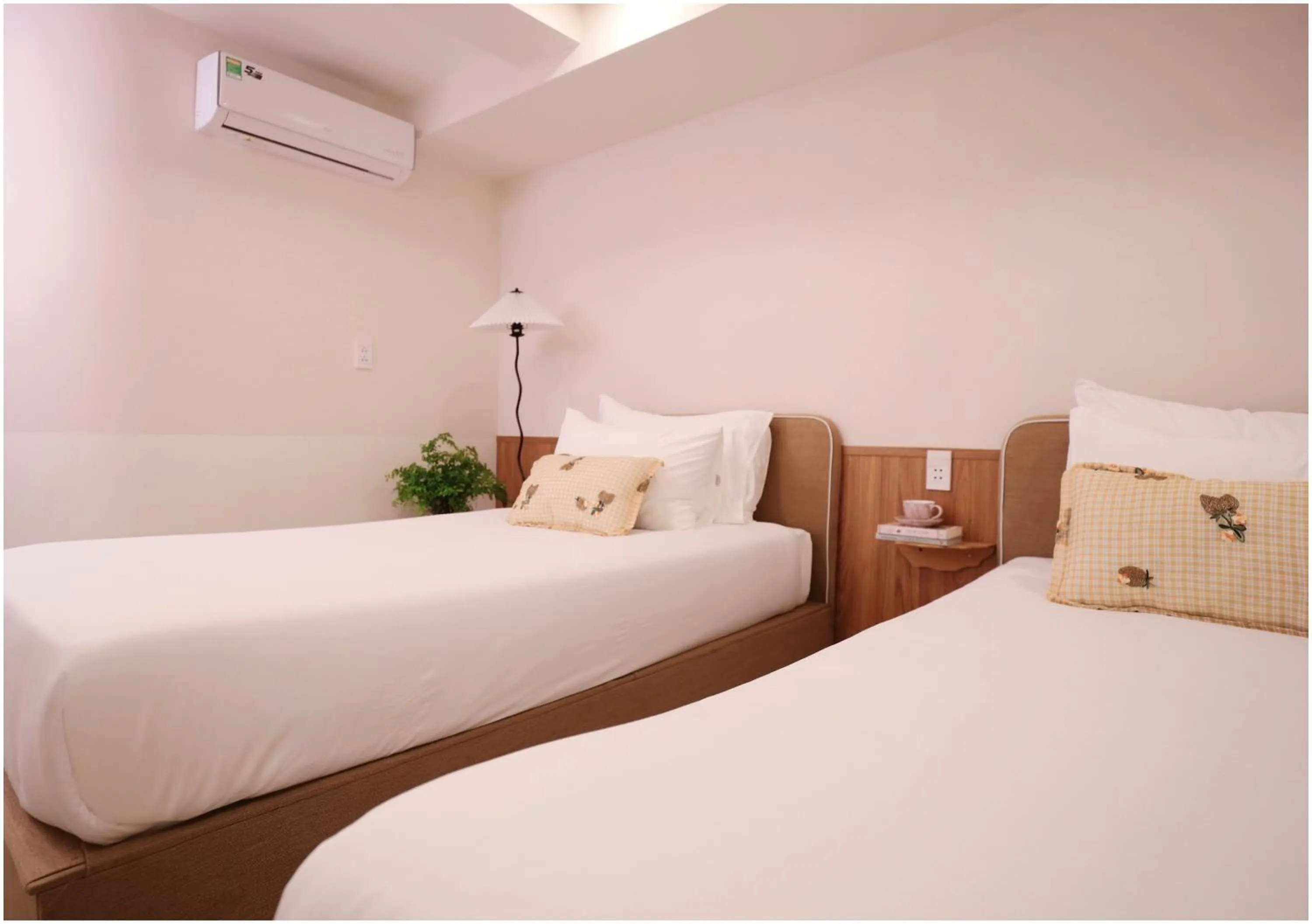 Bed in Le Macaron Garden Stay - City Boutique Hotel Da Lat