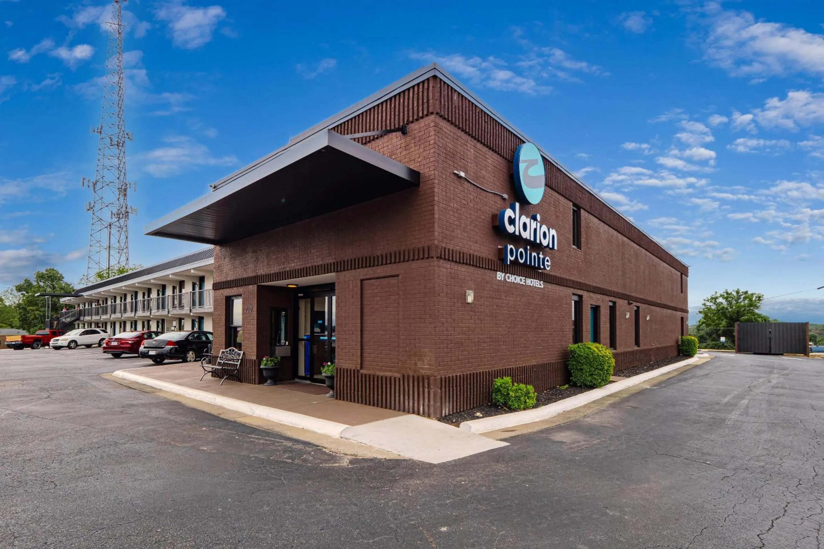 Property building in Clarion Pointe Winston - Salem Downtown