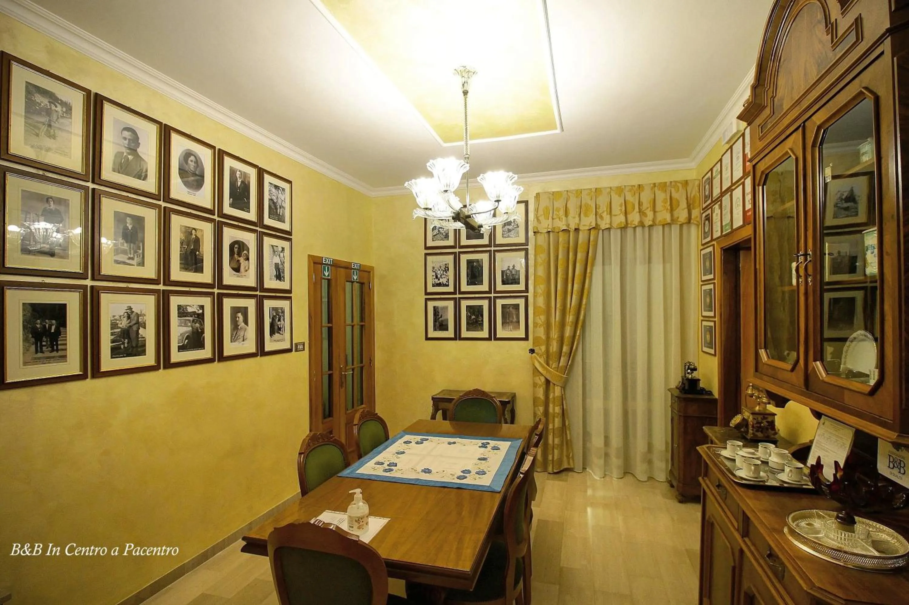 Lobby or reception in B&B In Centro a Pacentro