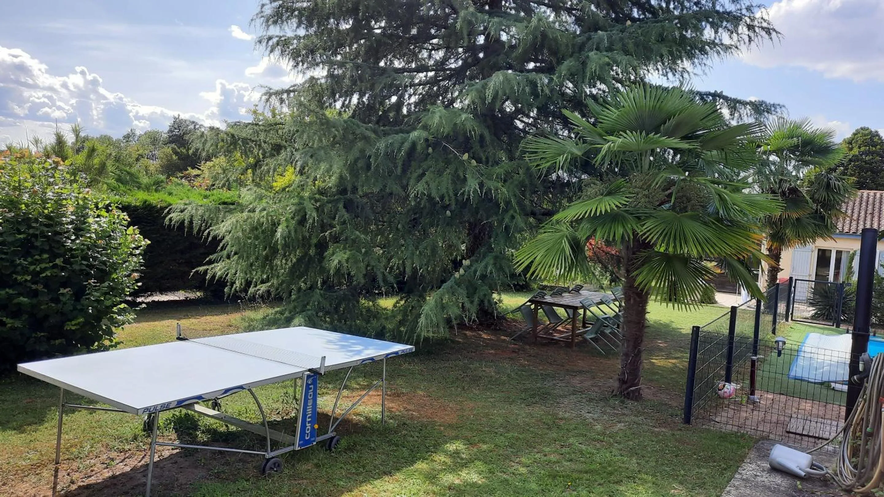 Property building in Chez Isa et Dens