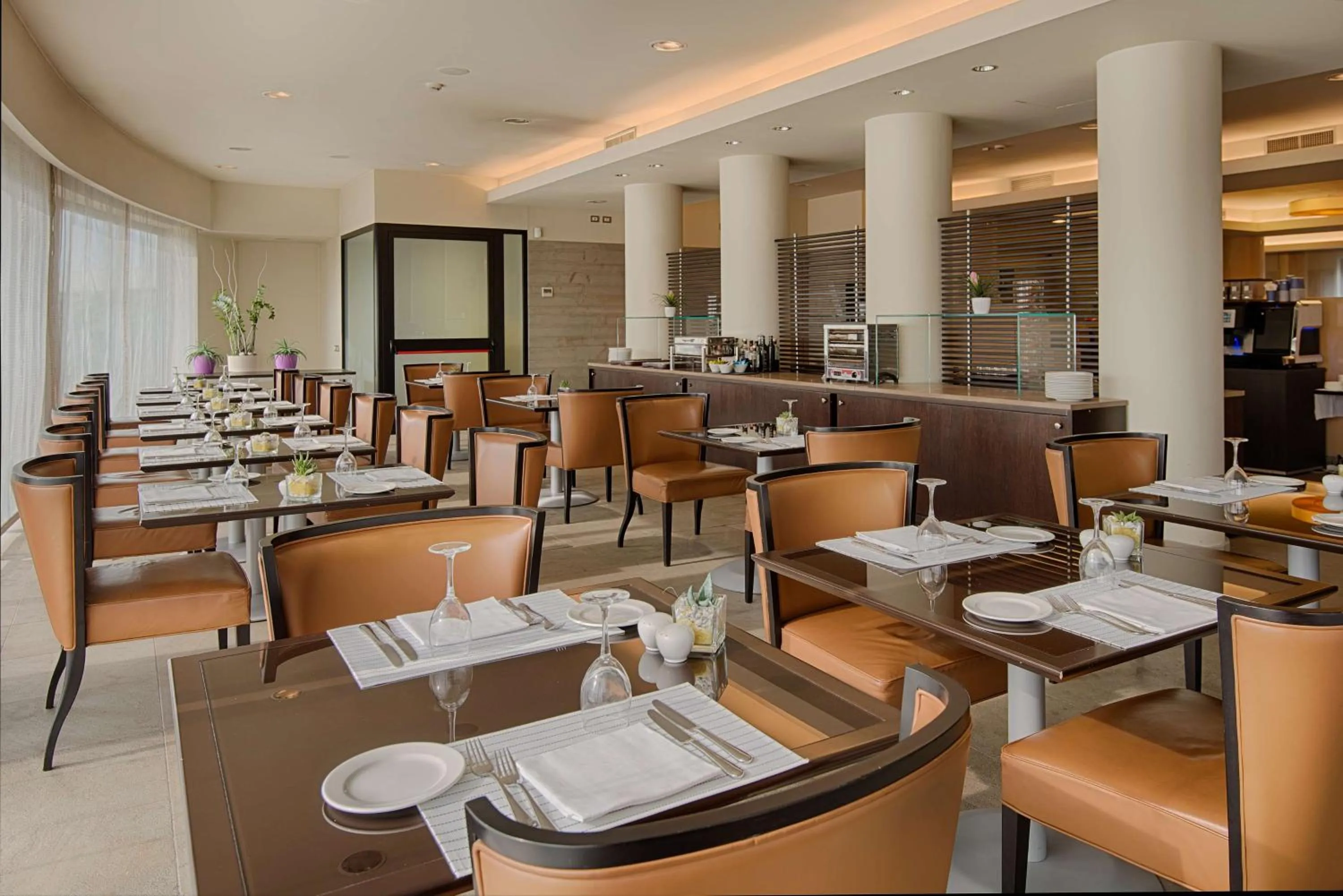 Restaurant/places to eat in NH Linate