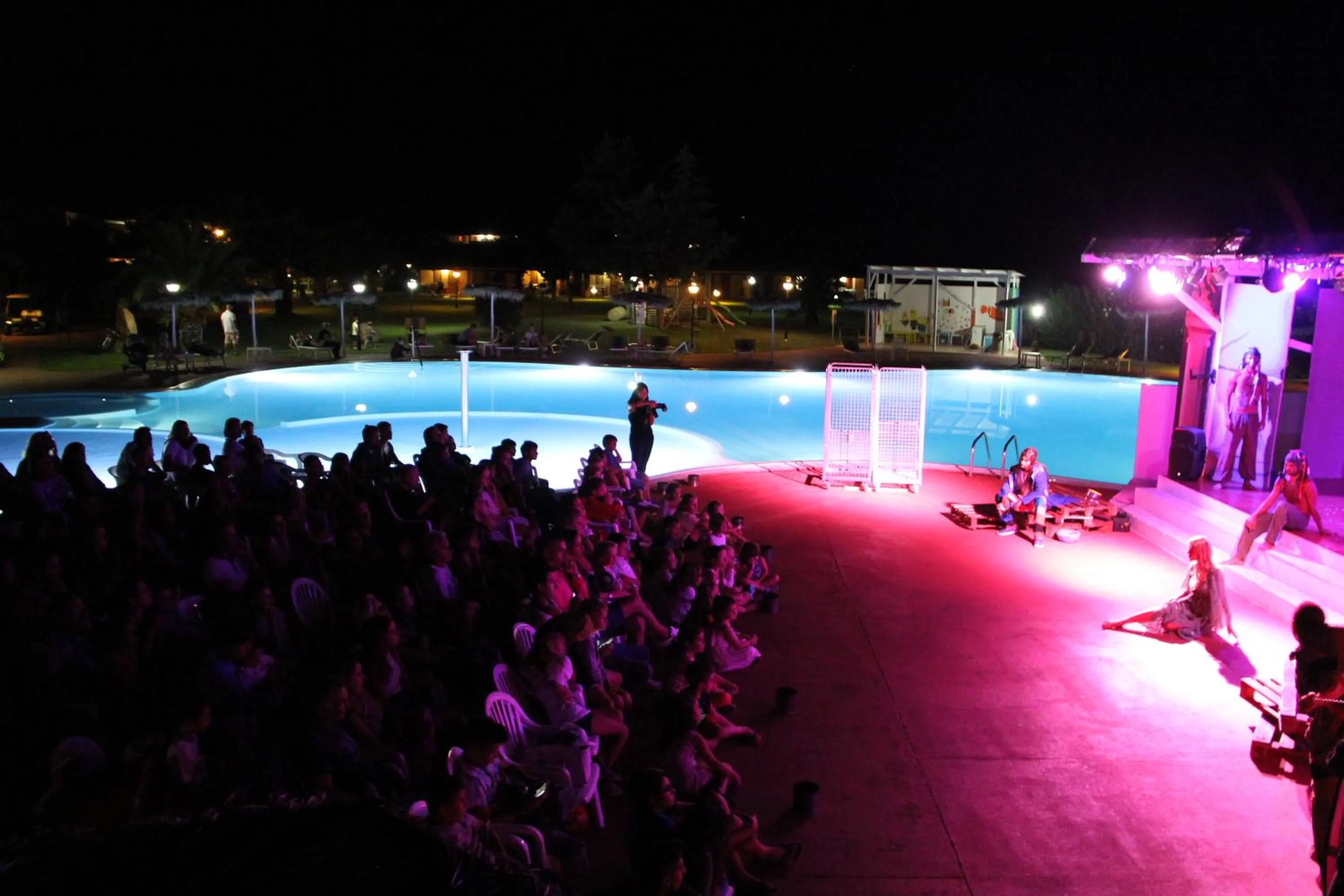 Evening entertainment in Rey beach Club