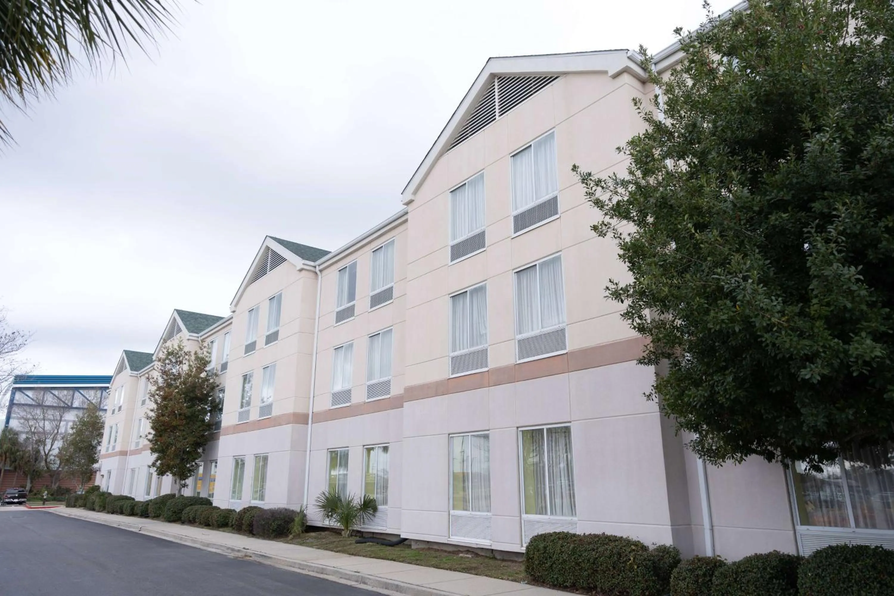 Property building in Wyndham Garden New Orleans Airport