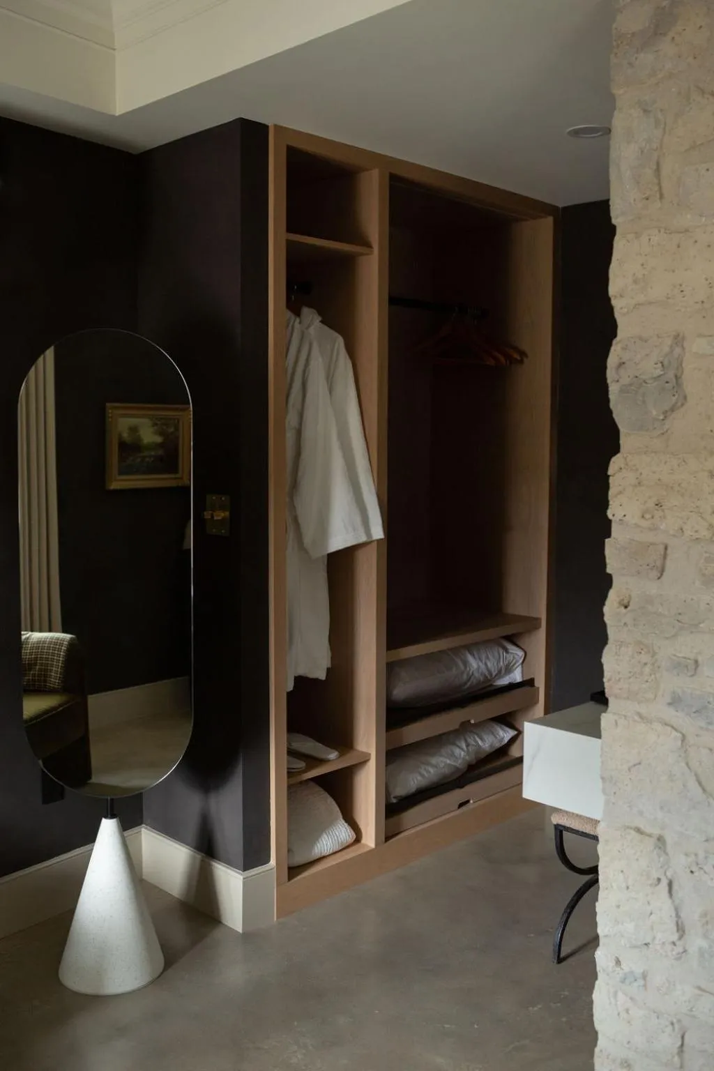 wardrobe in Kat Florence Hotels